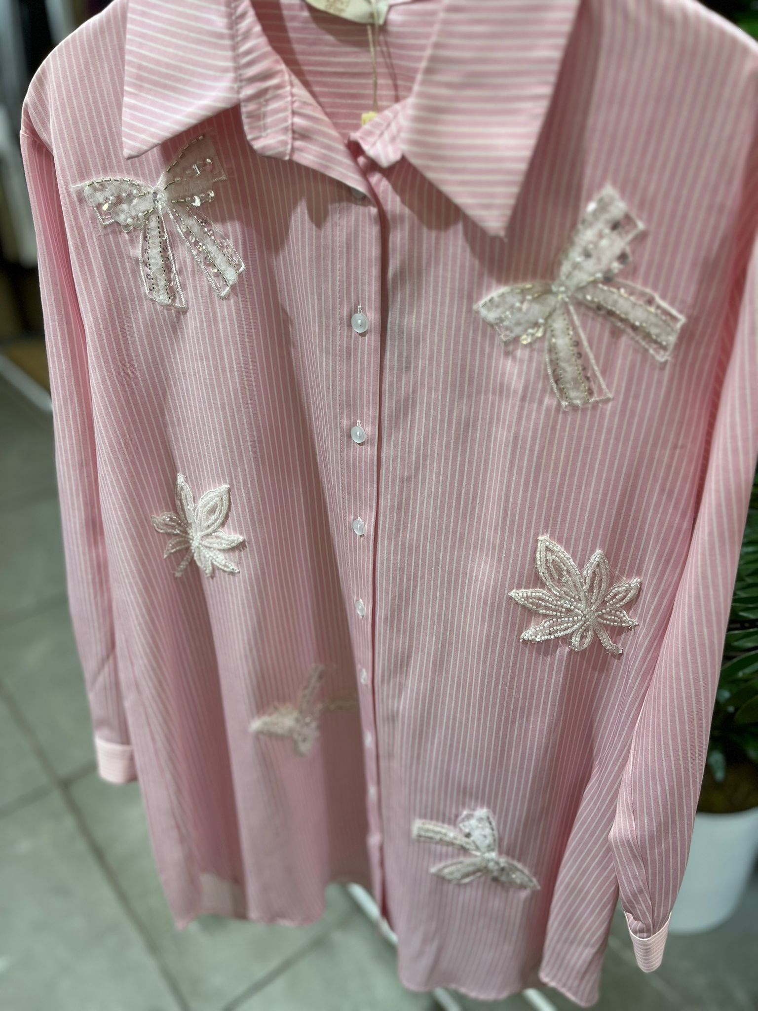 Levidor Pembe İnce Çizgili Gömlek 230936GömlekLevidor3954LevidorLevidor Pembe İnce Çizgili Gömlek 230936