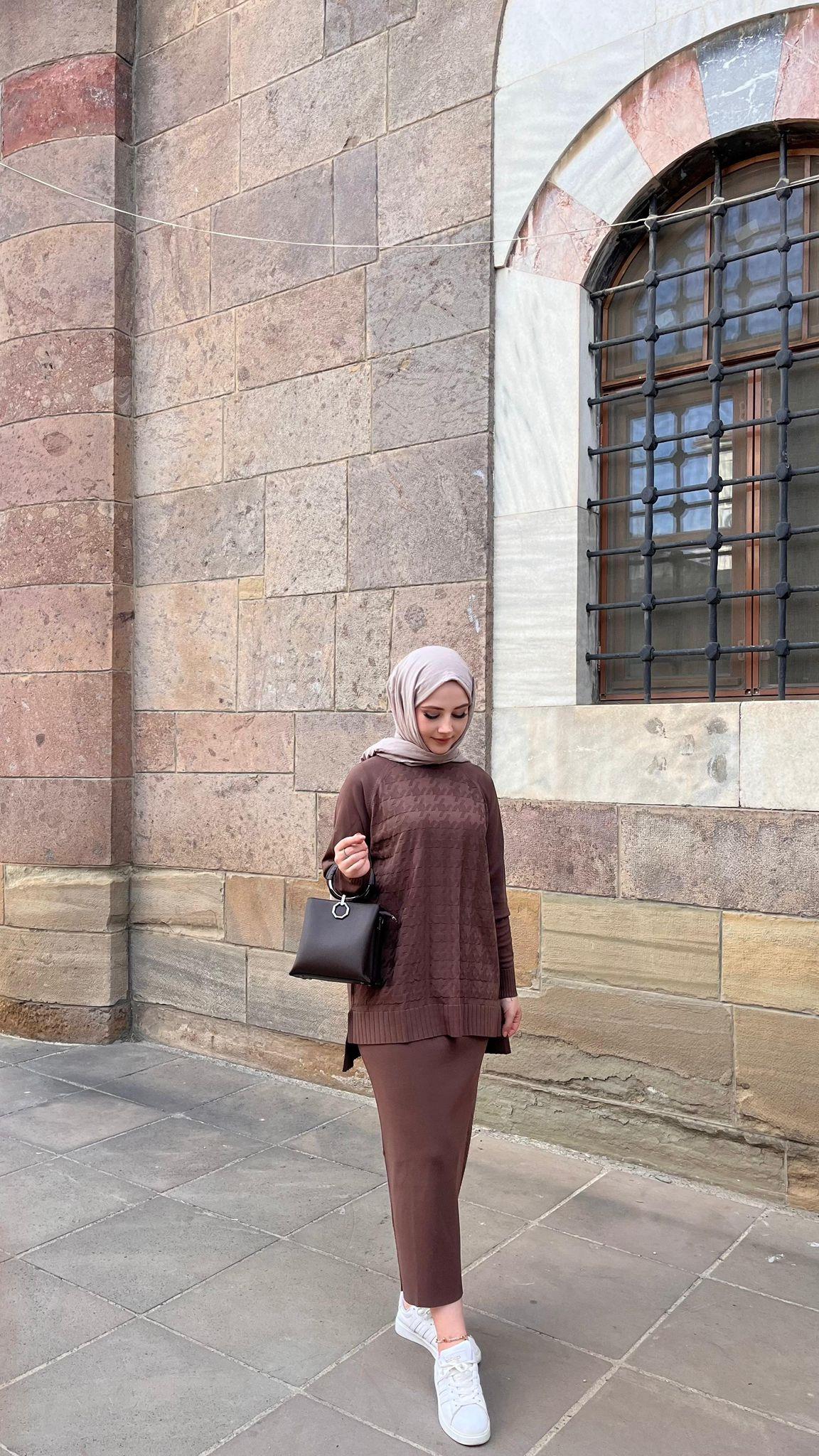 Nuss 1350 Kazayağı Desenli Takım KahveEtekli TakımNussUYT0003670NussNuss 1350 Kazayağı Desenli Takım Kahve