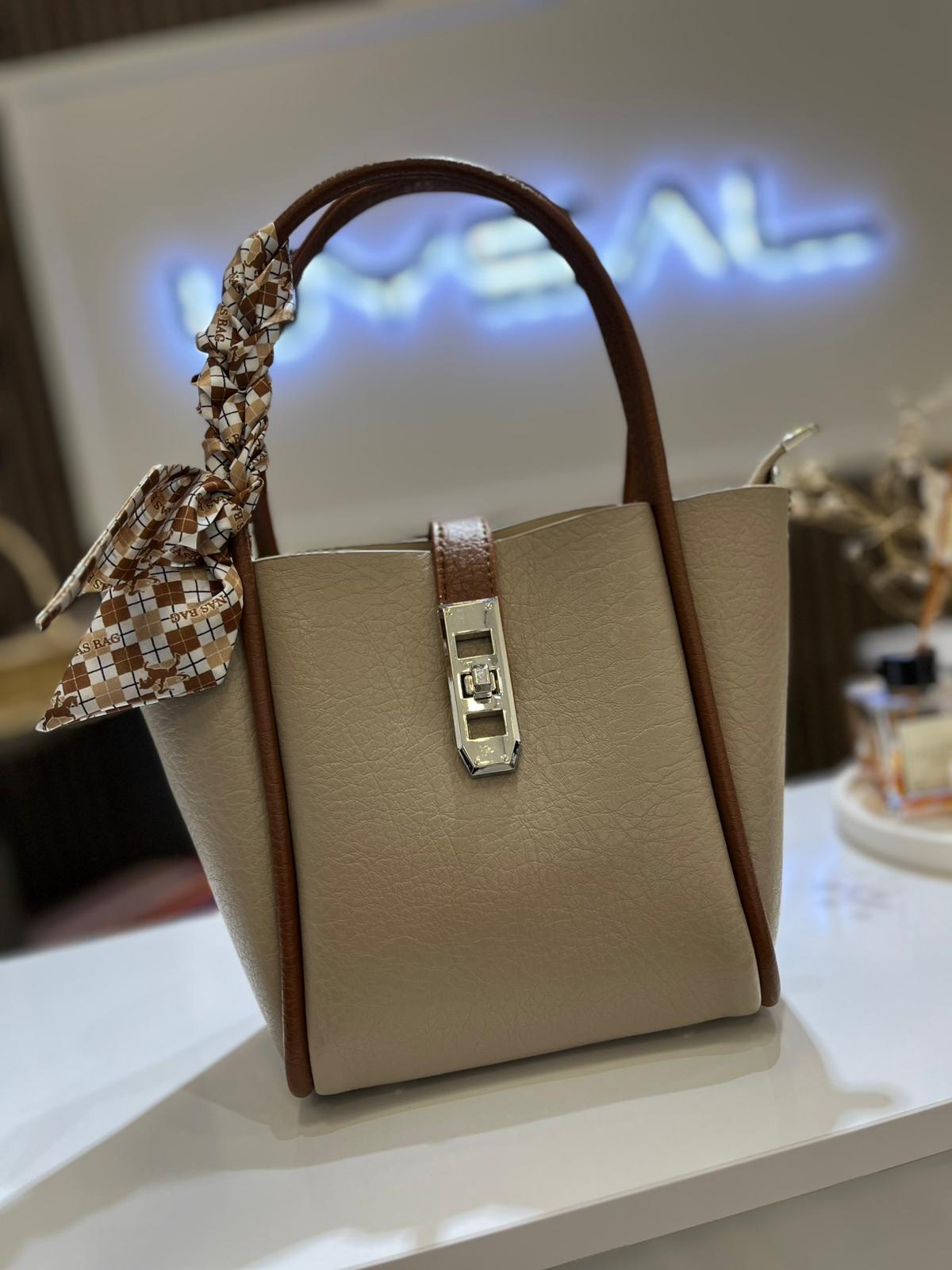 Nas Kadın Fularlı El ve Omuz Çantası Kum-Taba Victoria 1424El ÇantasıNas Çanta3906Nas ÇantaNas Kadın Fularlı El ve Omuz Çantası Kum-Taba Victoria 1424