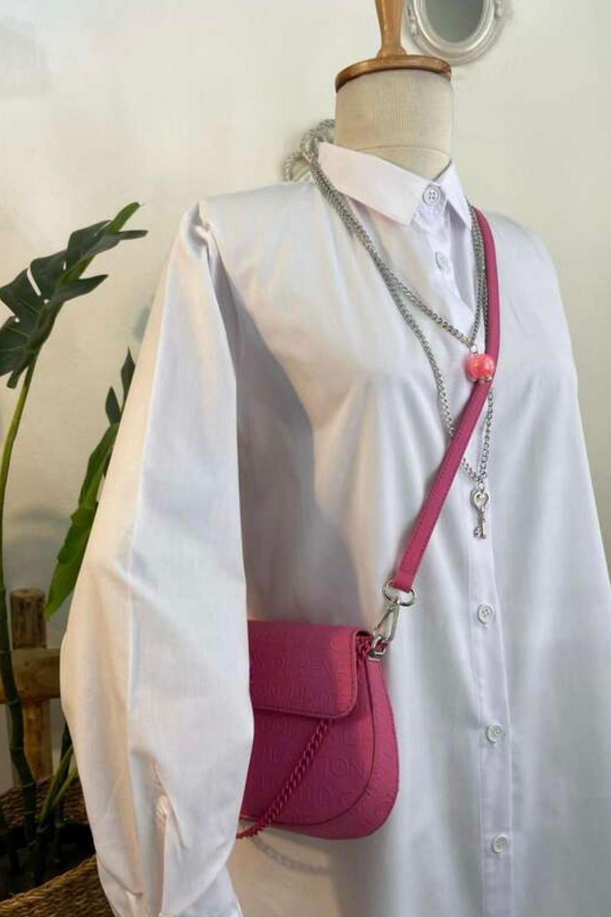 Düz Beyaz Gömlek Esra Keküllüoğlu