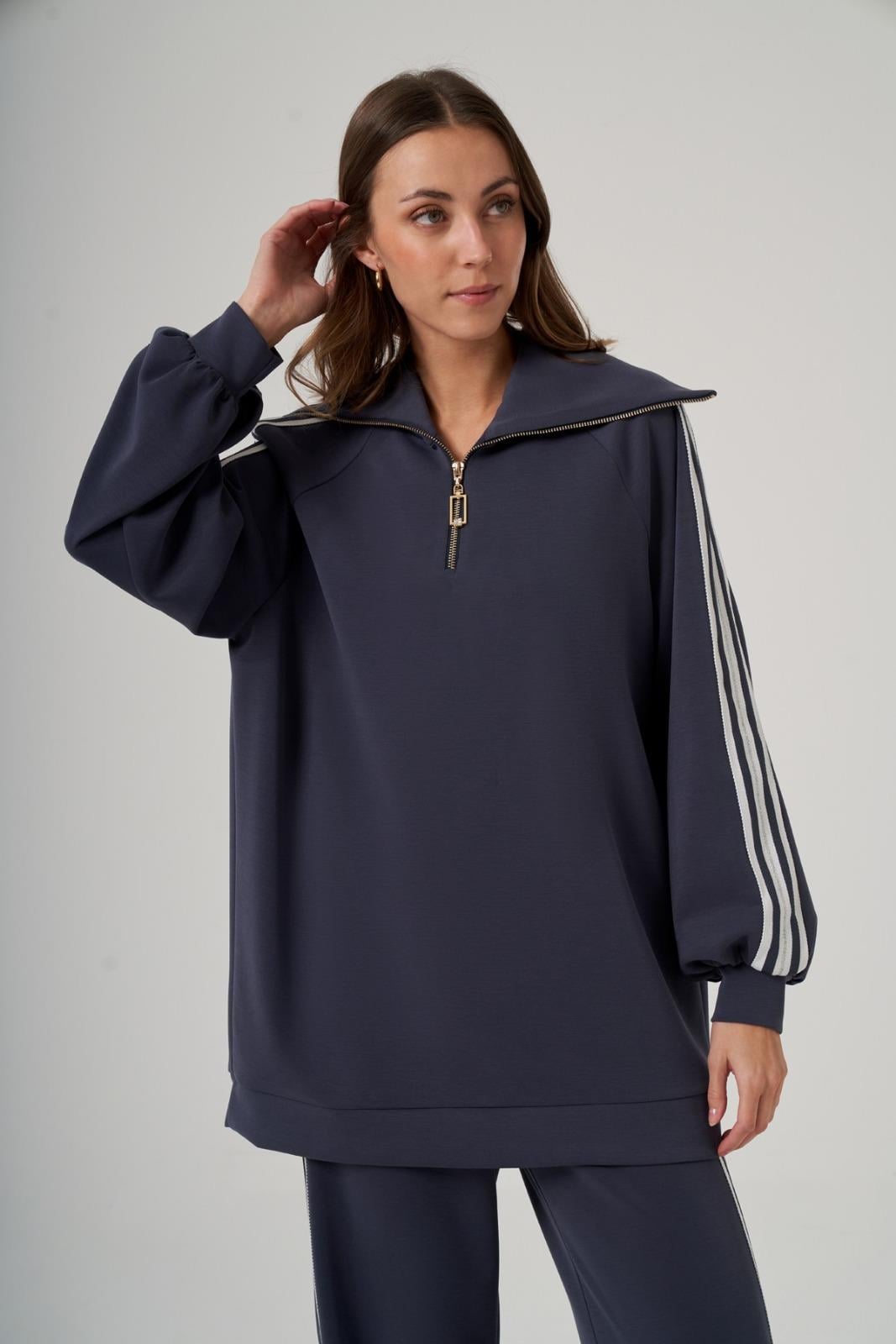 Nuss 1093 Gemici Yaka Şerit Detay Pantolonlu TakımPantolonlu TakımNuss3885NussNuss 1093 Gemici Yaka Şerit Detay Pantolonlu Takım Lacivert