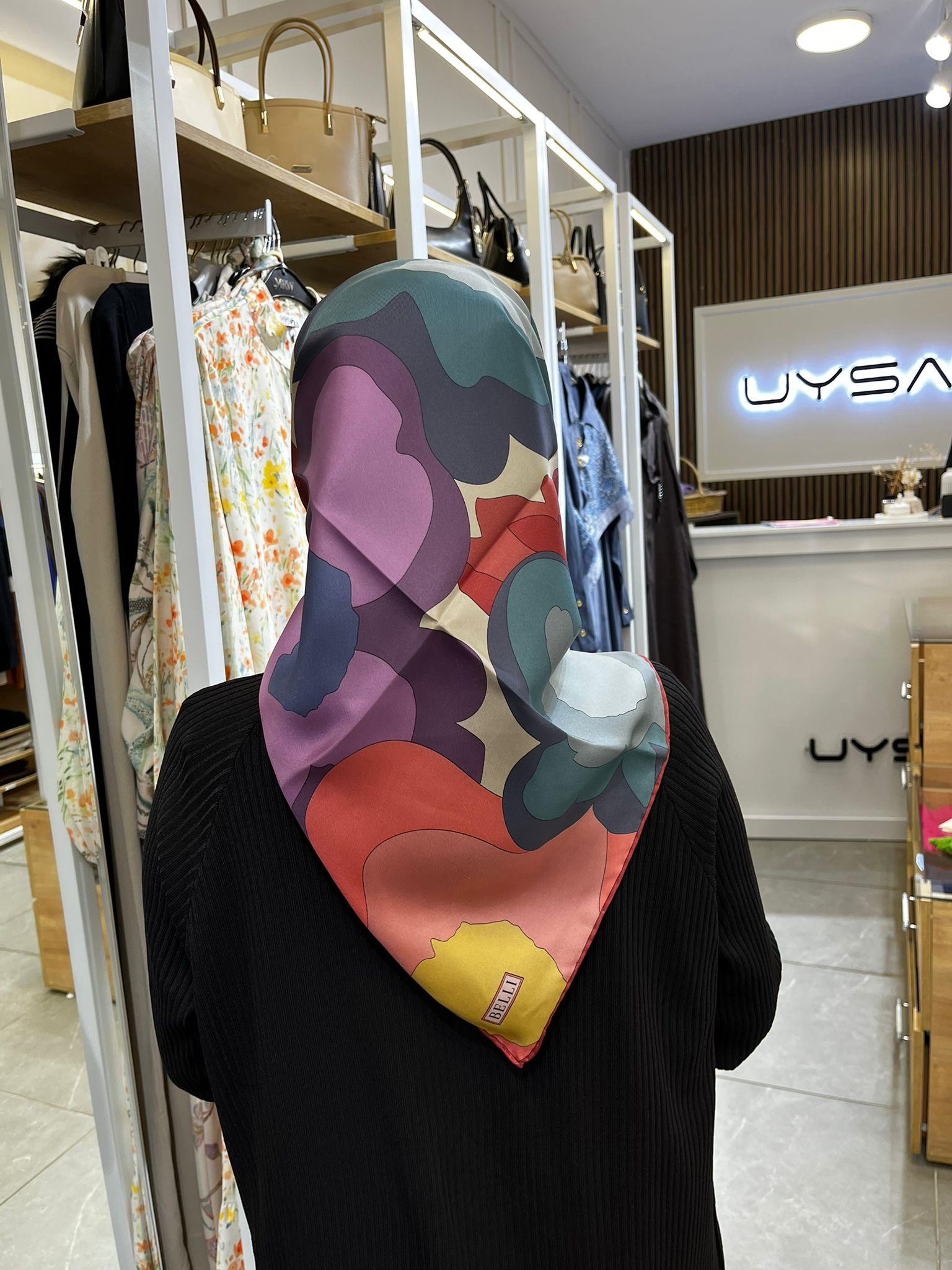 Belli Çiçek Desen %100 Twill İpek Eşarp 4306-84EşarpBelli3892BelliBelli Çiçek Desen %100 Twill İpek Eşarp 4306-84