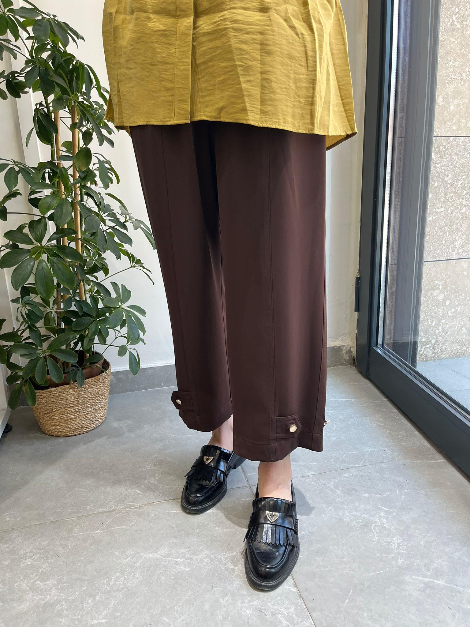 Yusuf Özdemir Beli Lastikli Paraşüt Detaylı Pantolon Siyah 1547PantolonYusuf ÖzdemirUYT0003652Yusuf ÖzdemirYusuf Özdemir Beli Lastikli Paraşüt Detaylı Pantolon kahve 1547