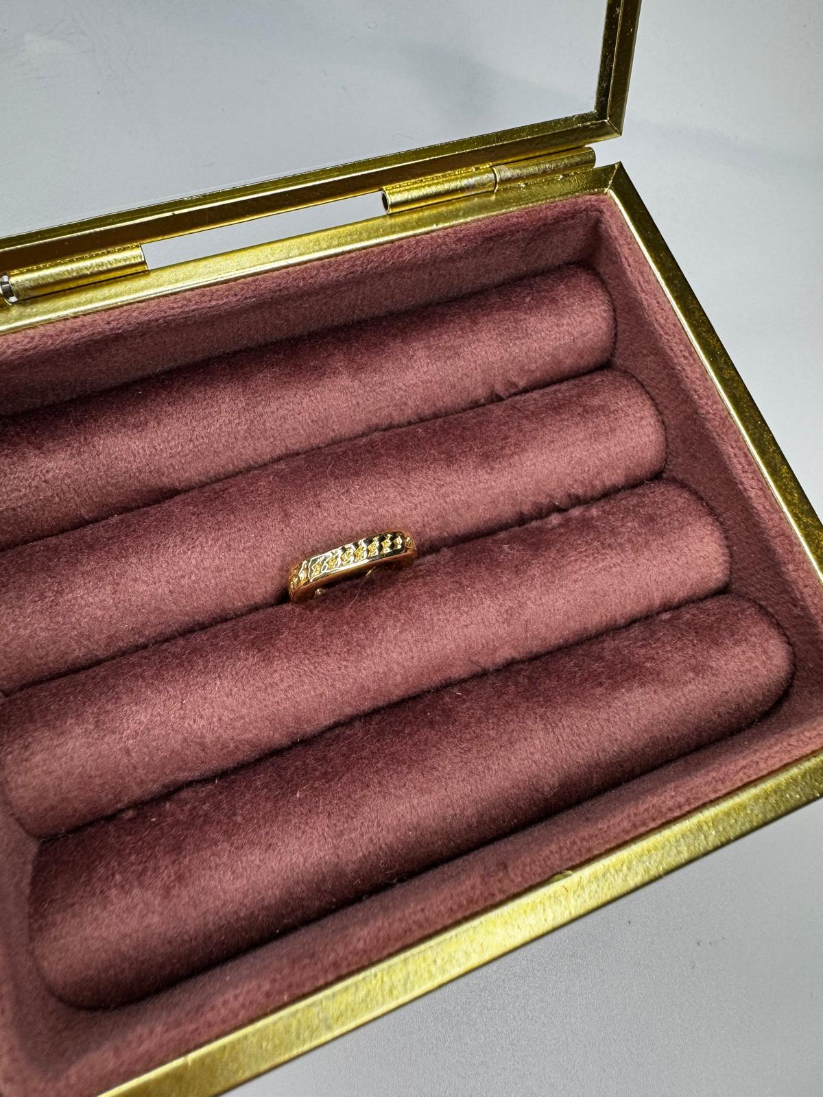 KARE KIKIRDAK KÜPE 00885