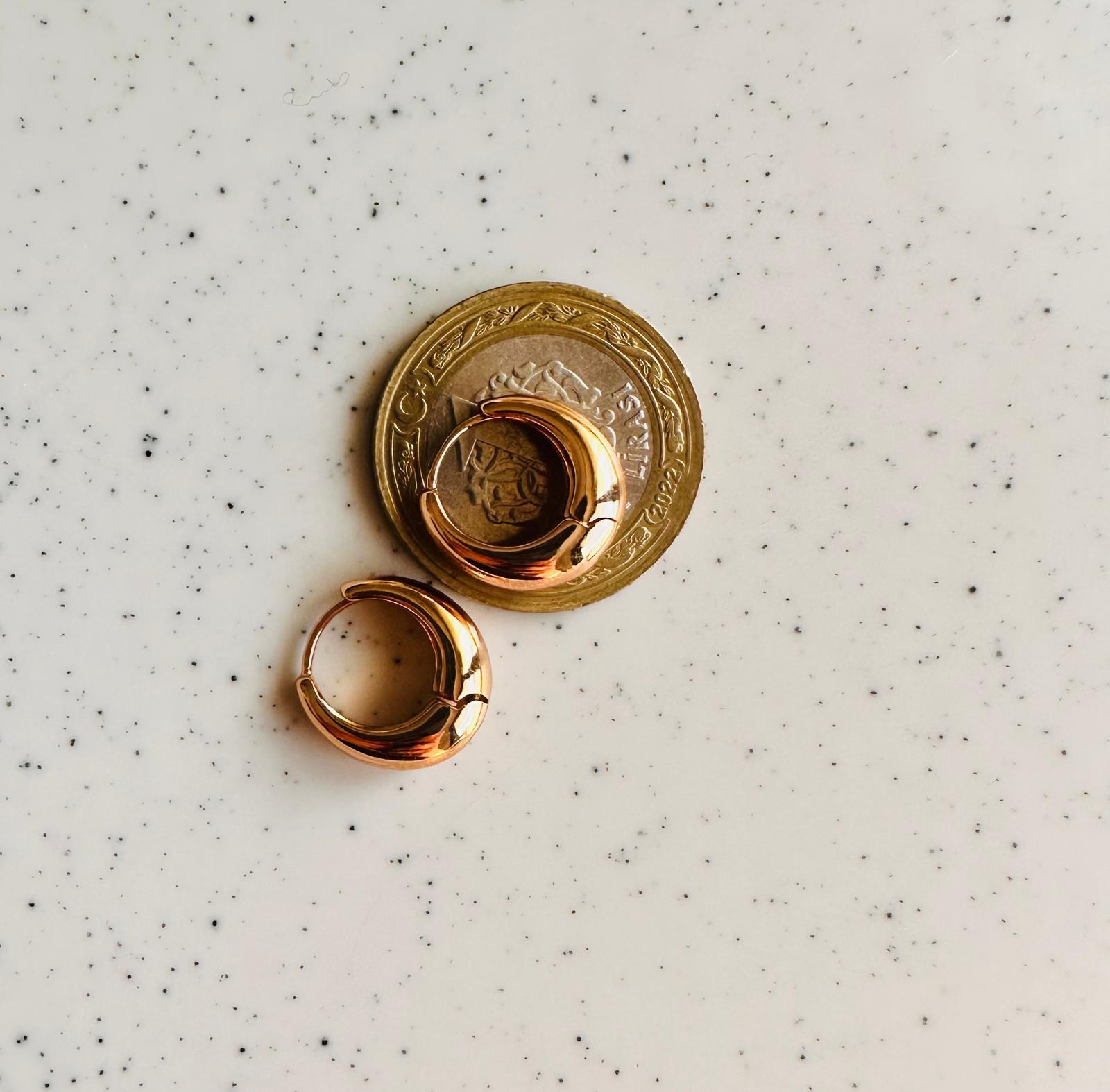 VIP gold bombeli mini küpe 00856