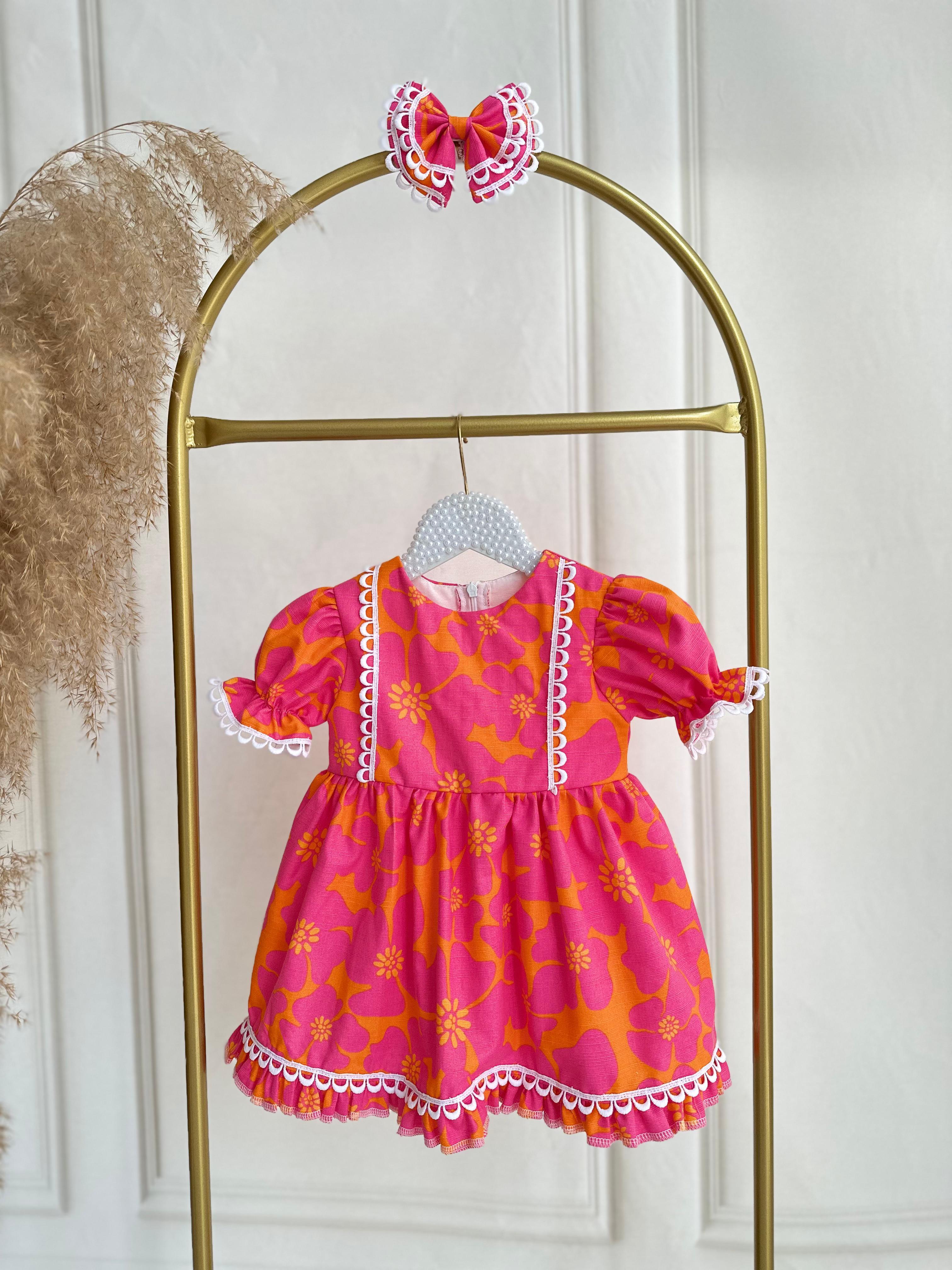1 Yaş Pembe Turuncu Desenli Poplin Kumaş Dantel Detaylı Elbise