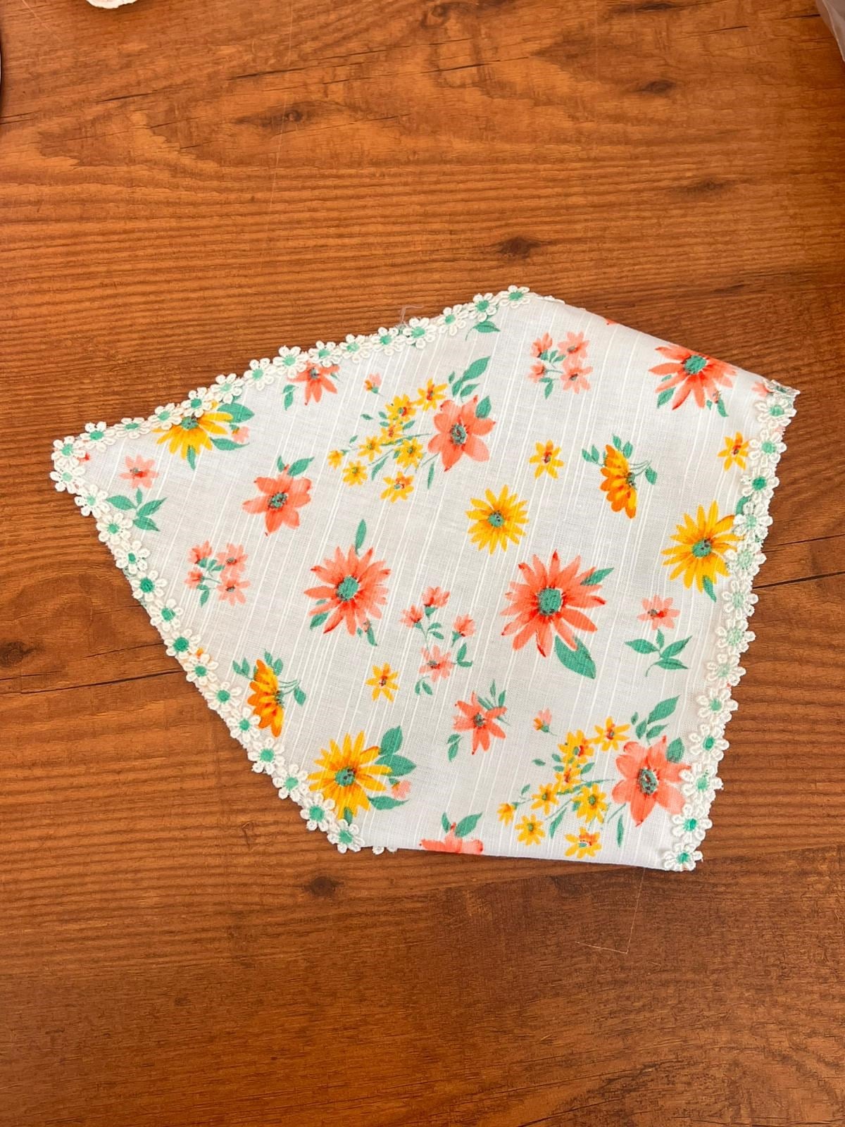 Anne Bebek Çocuk Keten Çiçekli  Üçgen Bandana | Pamuklu Bağlamalı Fisto Bandana Standart Ölçü