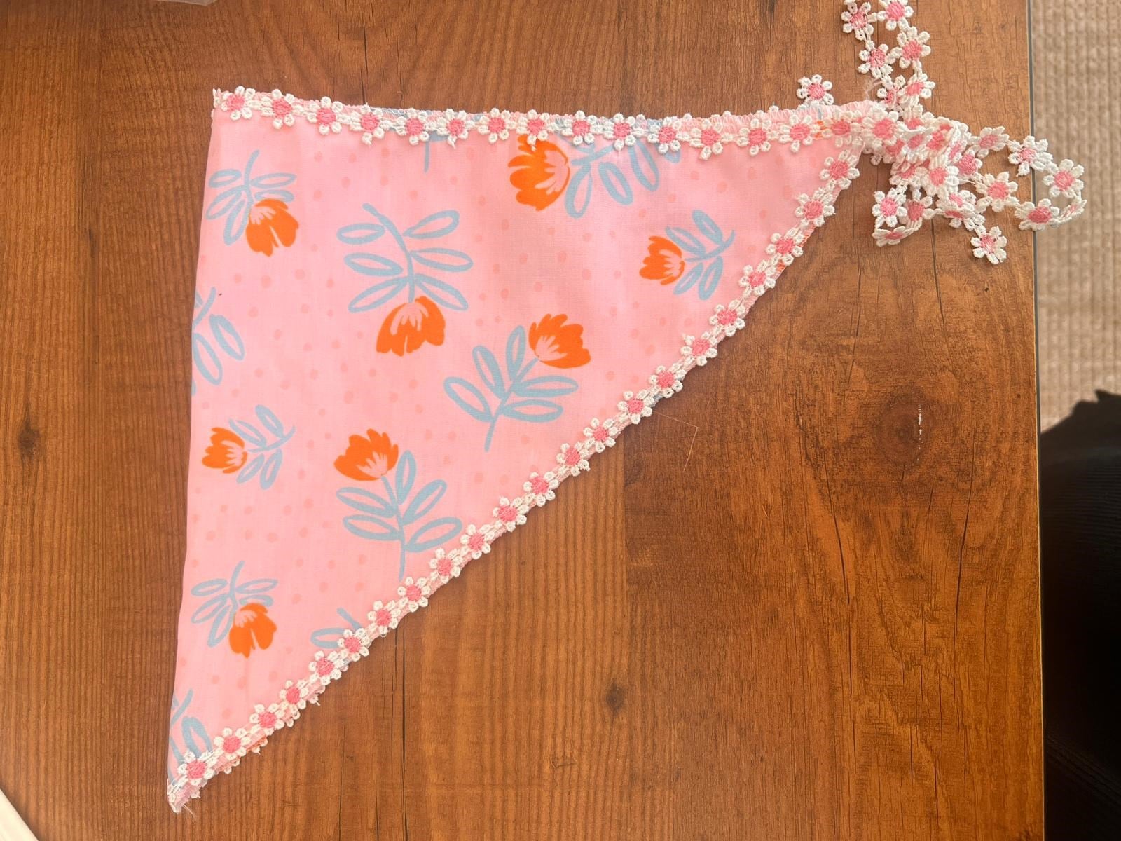 Anne Bebek Çocuk Pembe Çiçekli  Üçgen Bandana | Pamuklu Bağlamalı Fisto Bandana Standart Ölçü