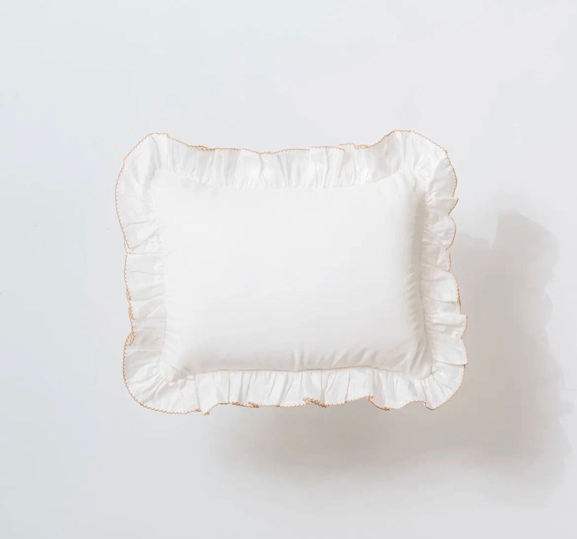 Kişiye Özel İsim Nakışlı Bej Kroşeta Oyalı Penye Hastane Çıkış Seti – Penye Tulum, Pamuk Saten Puset Örtüsü, İsimli Battaniye ve Fırfırlı Yastık