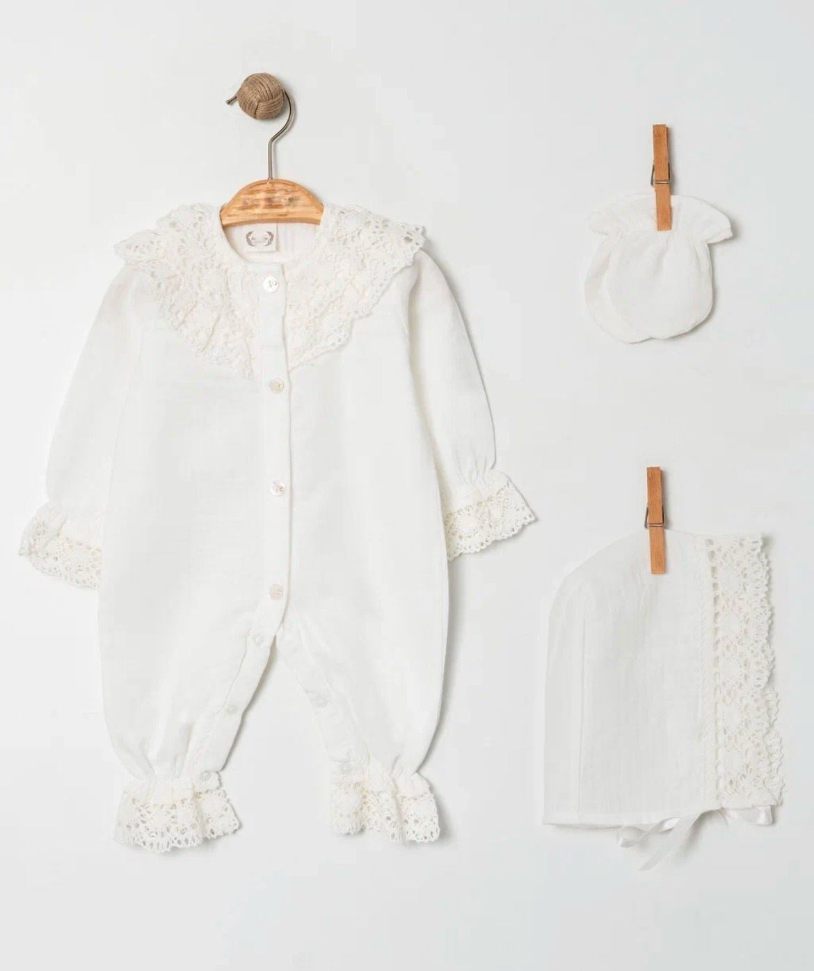 Kız Bebek Müslin Dantelli Tulum Set