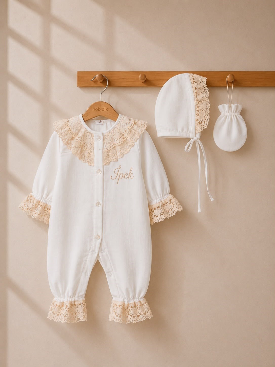 Kız Bebek Ekru Müslin Krem Dantelli Tulum Set