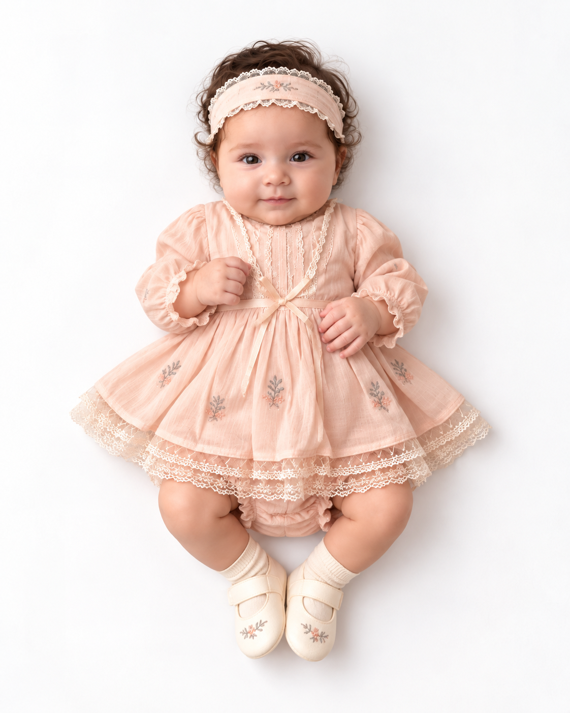 Pudra Somon Vintage Pamuk Kız Bebek Elbise 5'li Set – Nakışlı Dantelli Kutulu Takım