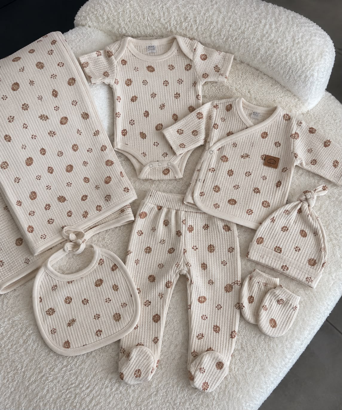 Waffle Dokulu Desenli %100 Pamuk Unisex Bebek Hastane Çıkışı 7'li Set – Battaniyeli