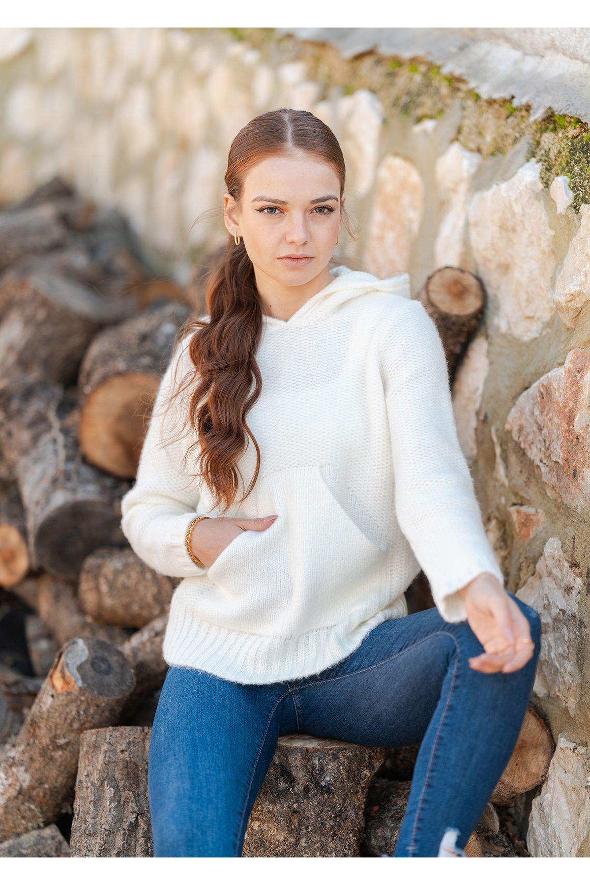 Kapüşonlu Kanguru Cepli Örme Sweatshirt