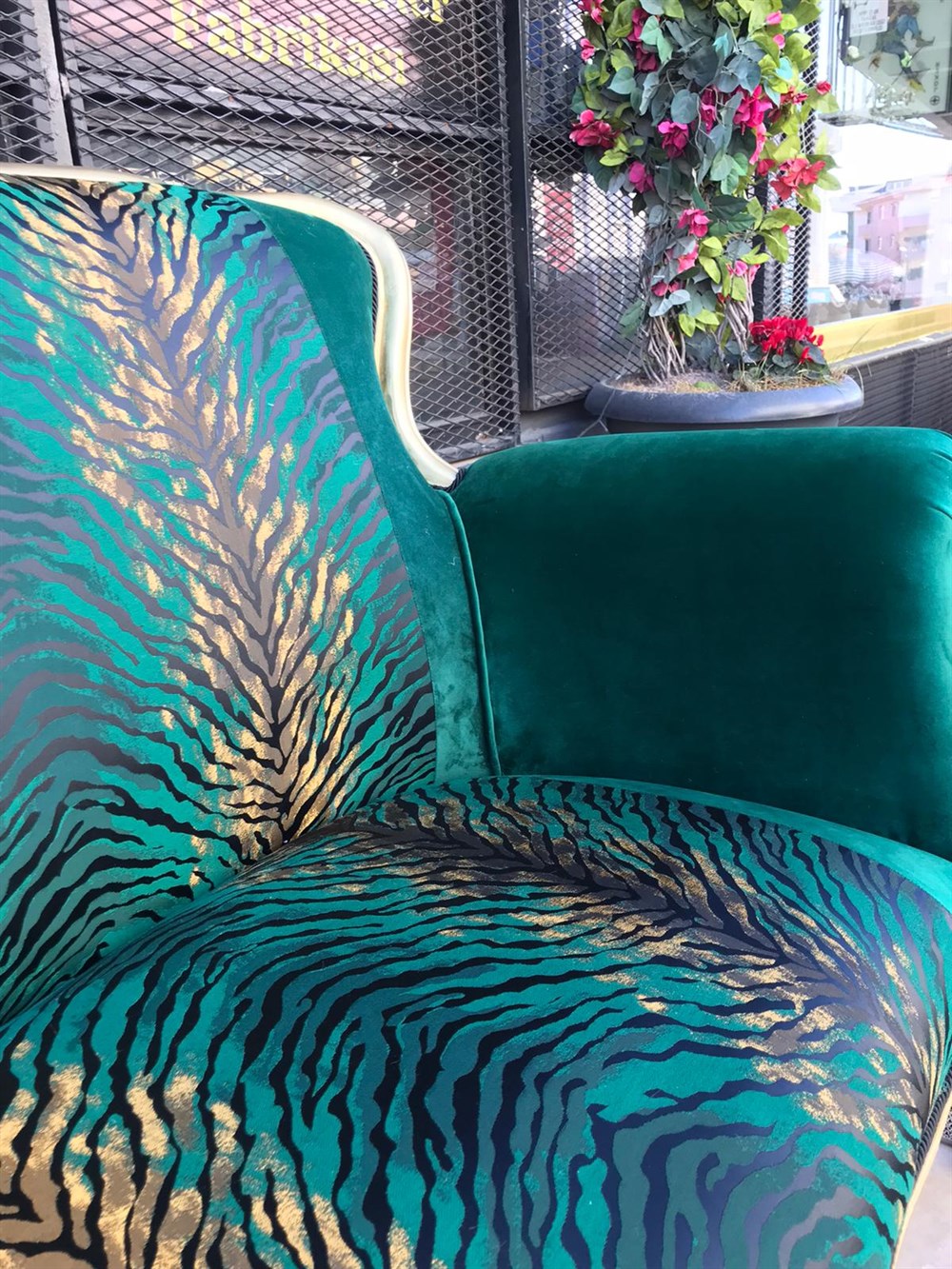 3A Mobilya Green Tiger Oymalı Kanepe