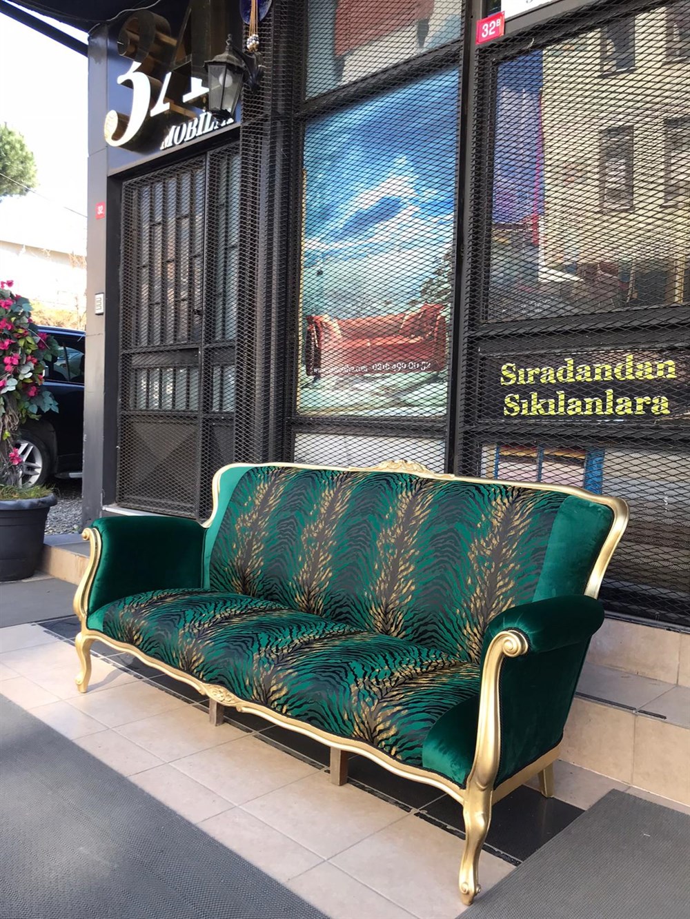 3A Mobilya Green Tiger Oymalı Kanepe