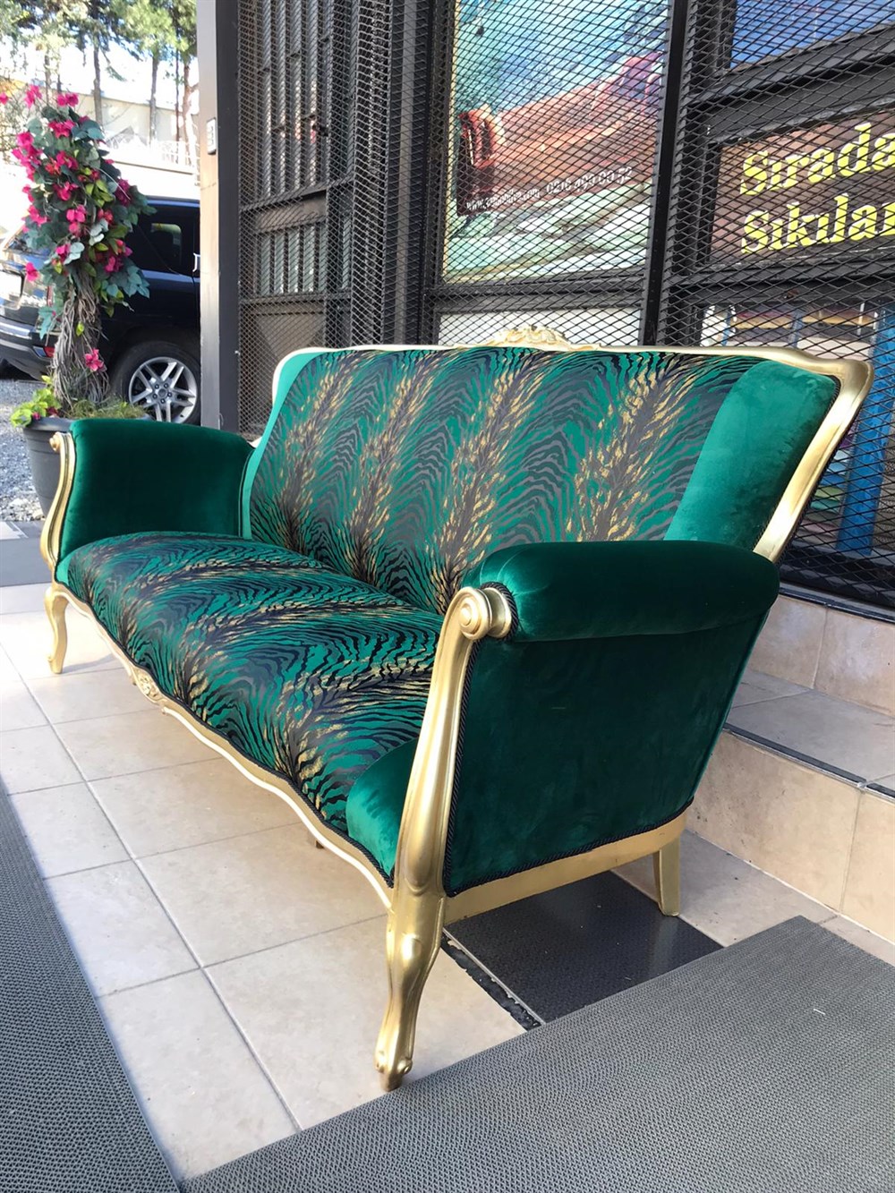 3A Mobilya Green Tiger Oymalı Kanepe