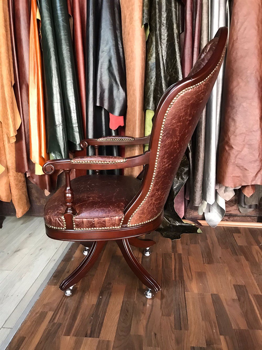 3A MOBİLYA HAKİKİ DERİ OLD NAVY MAKAM KOLTUĞU 