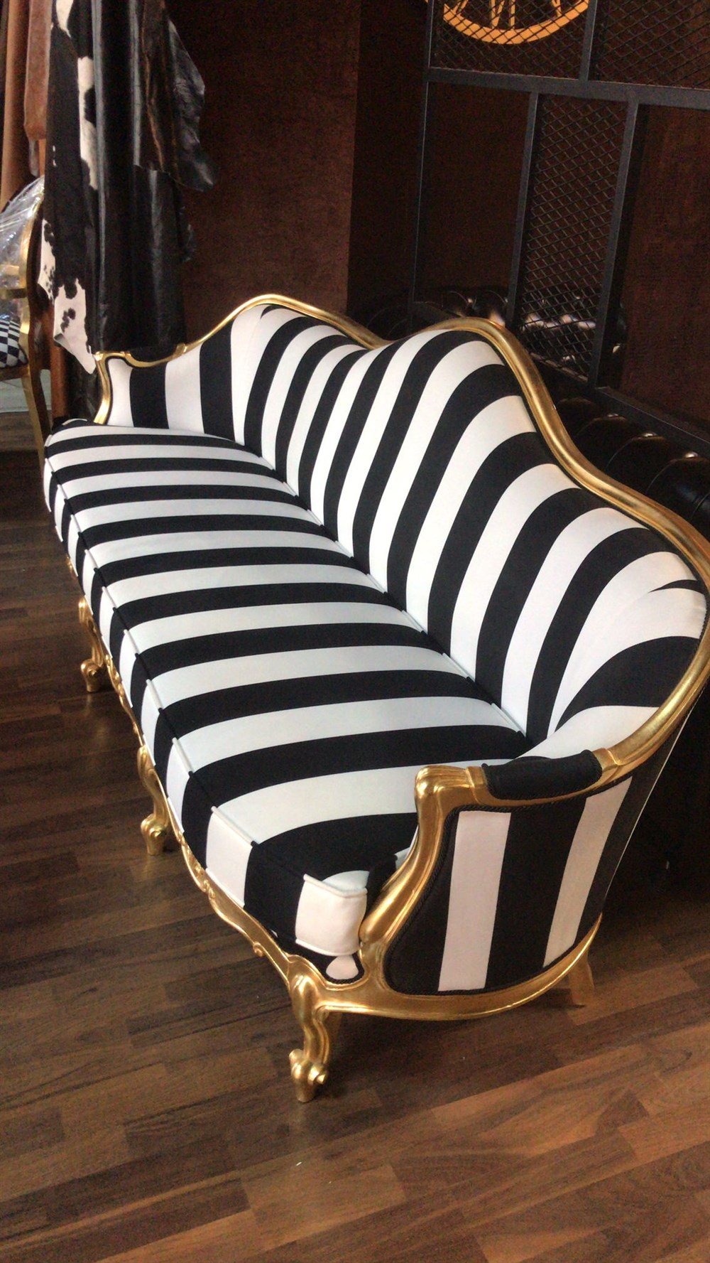 3A MOBİLYA KİNG & QUENN ALTIN VARAK OYMALI KLASİK KANEPE  TAKIMI