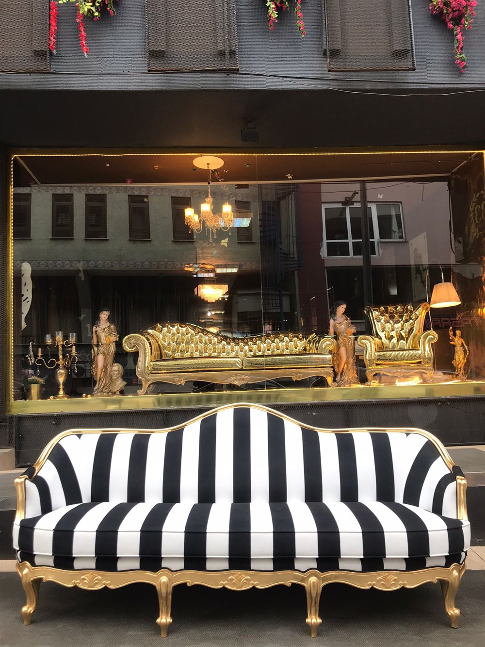 3A MOBİLYA KİNG & QUENN ALTIN VARAK OYMALI KLASİK KANEPE  TAKIMI