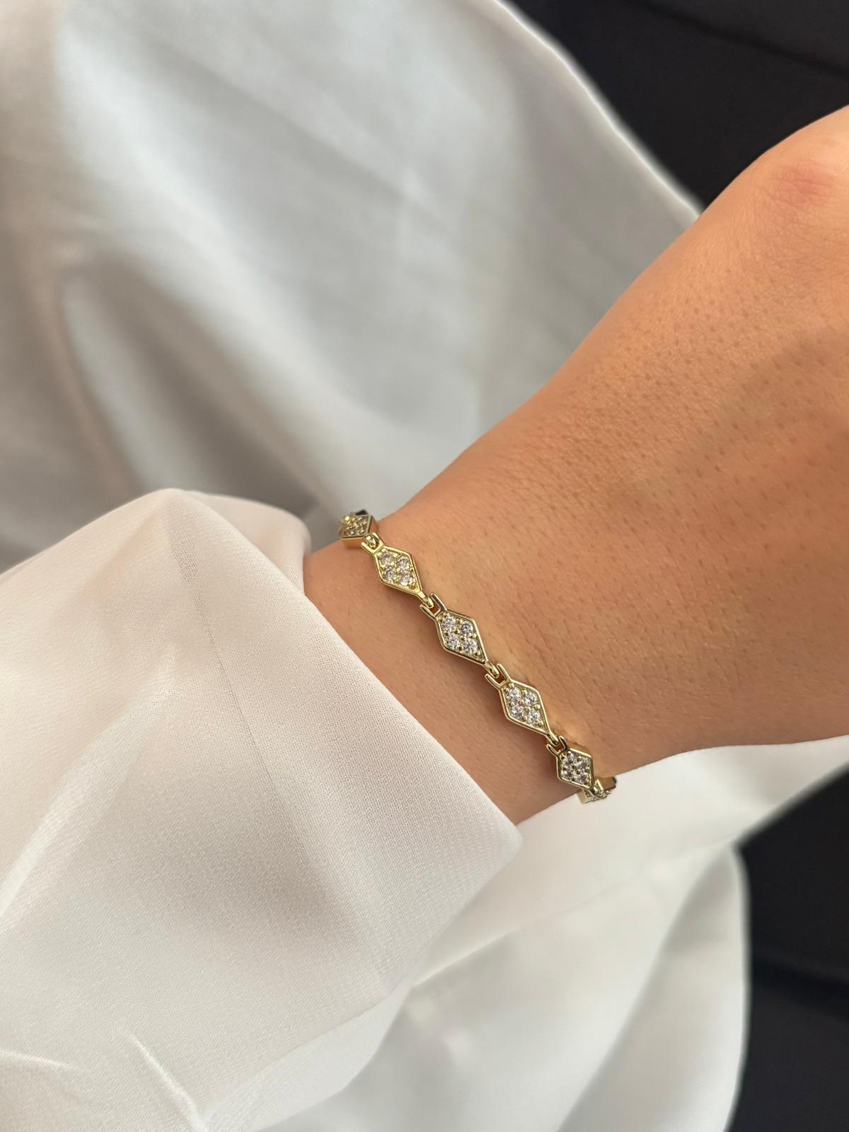 14K Xuping Zirkon Detay Bakla Desen Bileklik