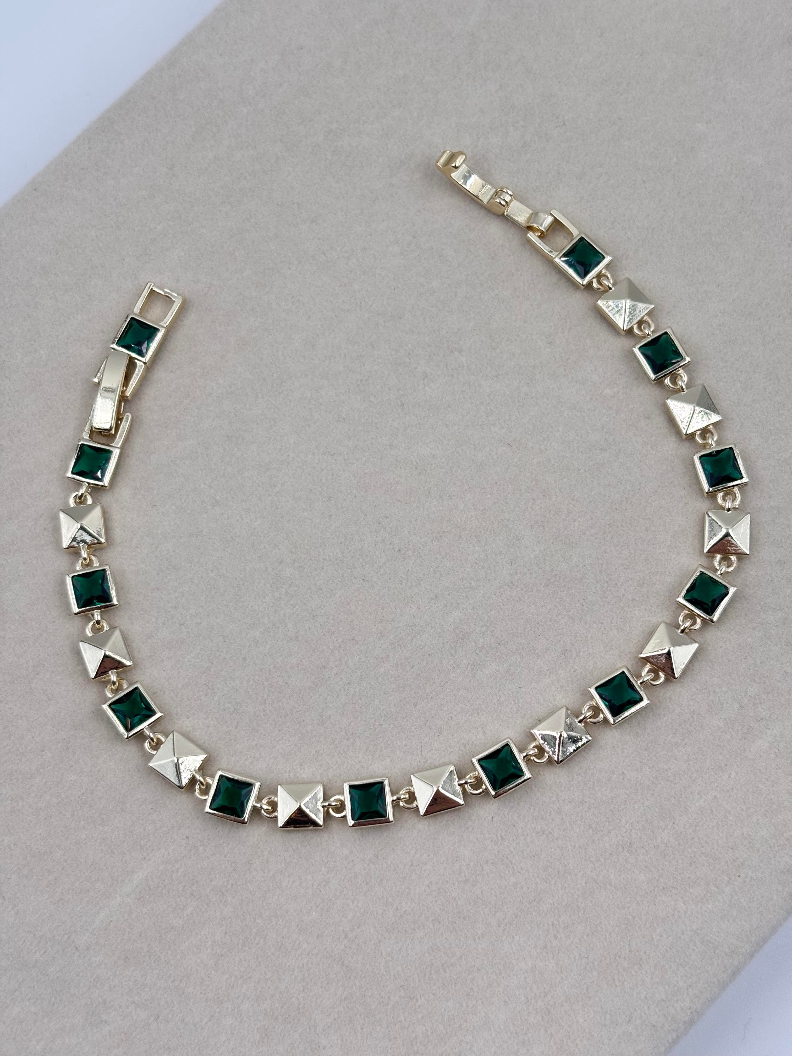 Baget Kesim Yeşil Taş Gold Bileklik(19cm)