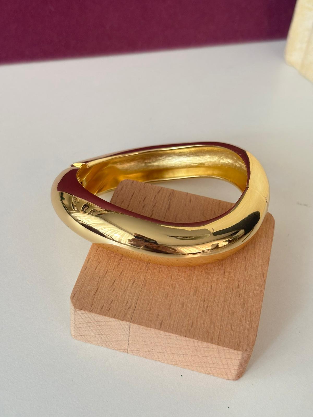 Gold Renk İnce Oval 80'ler Kelepçe