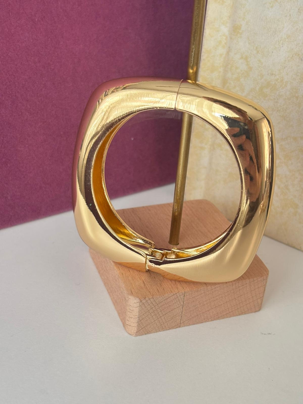 Gold Renk Köşeli 80'ler Kelepçe