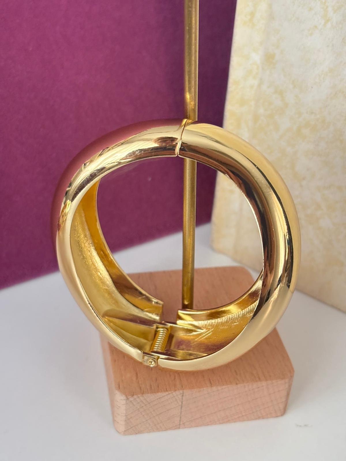 Gold Renk Oval Kalın 80'ler Kelepçe