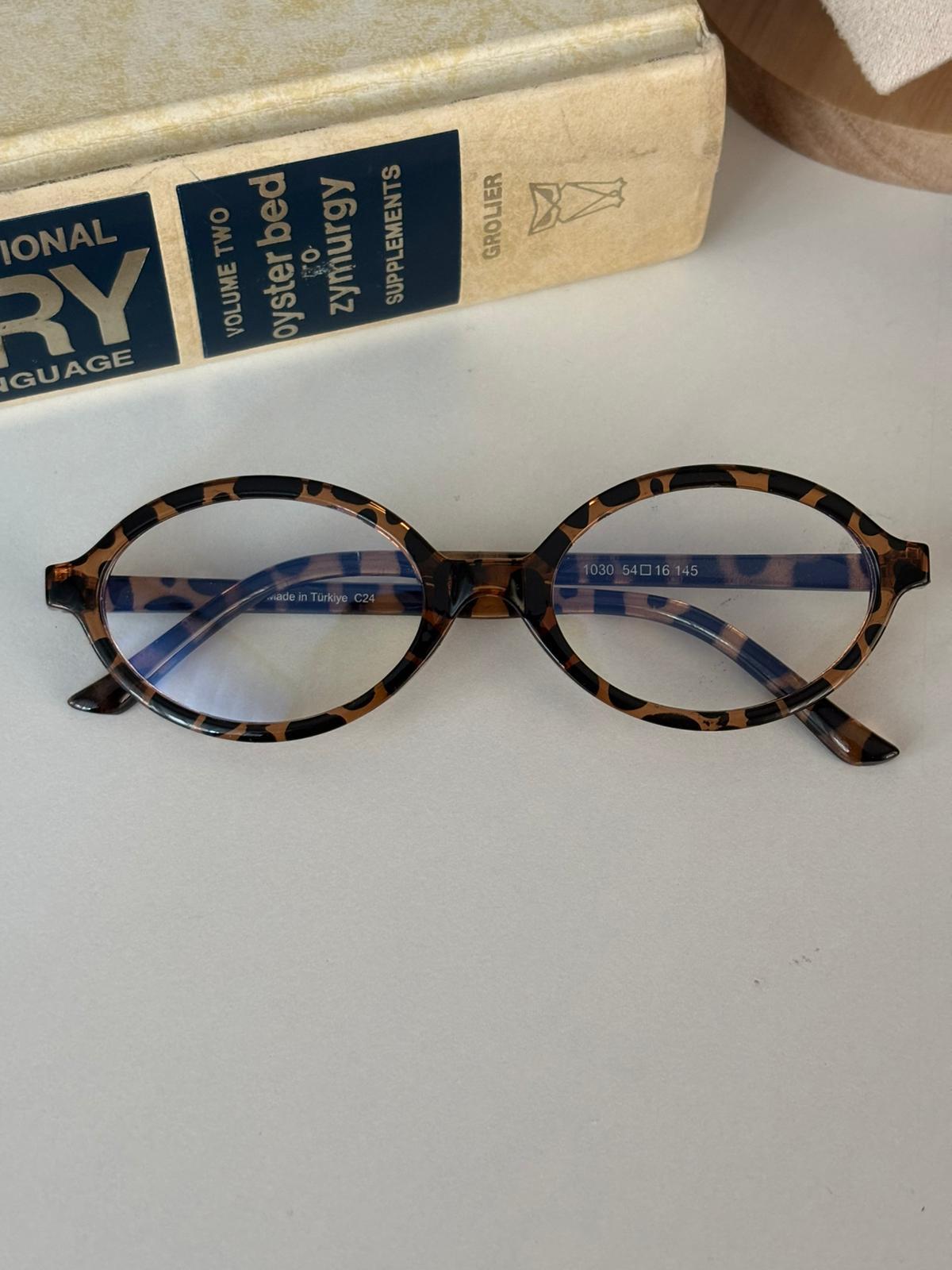 Leopar Çerçeve Oval Model İmaj Gözlüğü