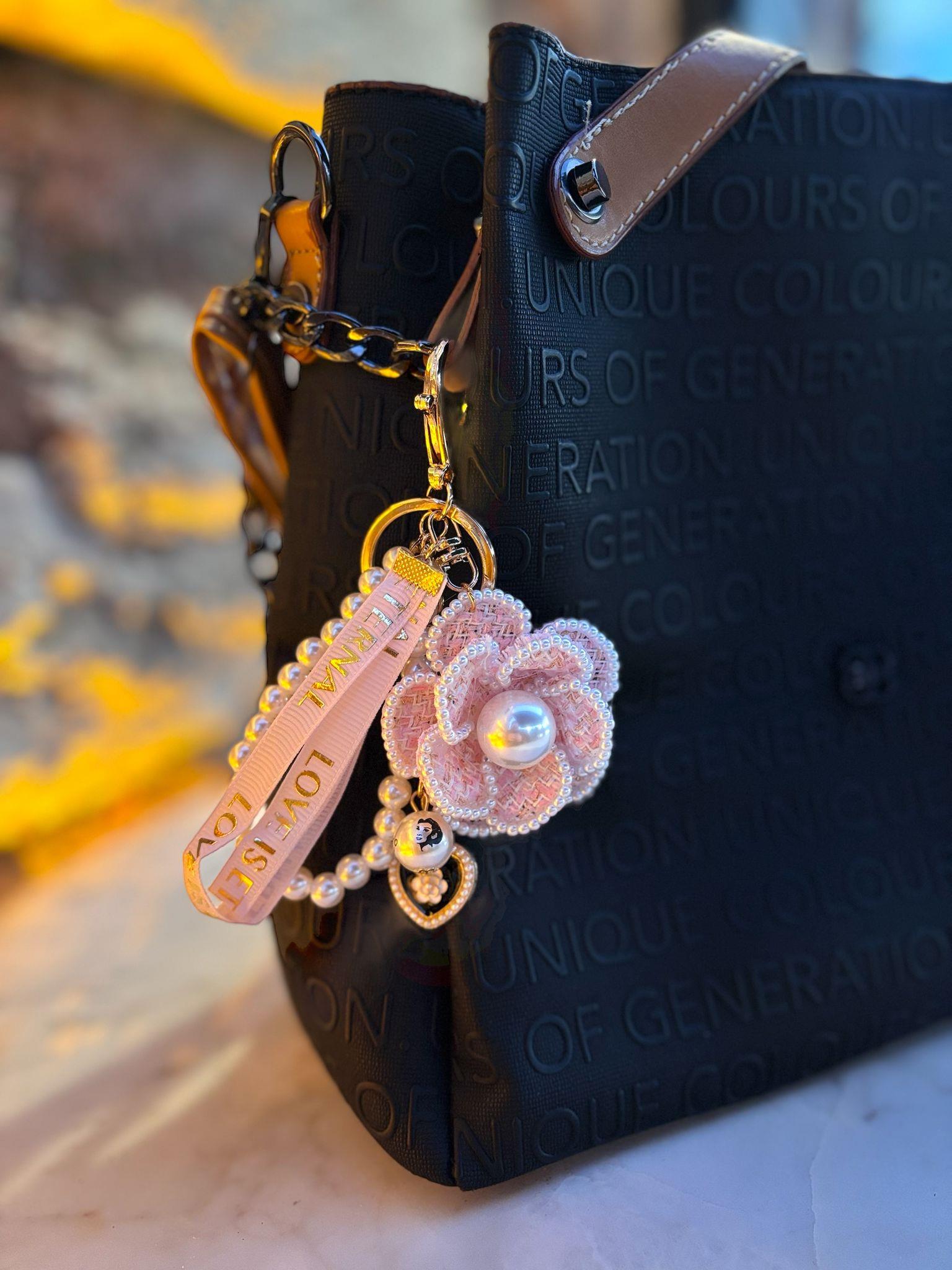 Marka Model Pembe Gül İnci Detay Çanta Aksesuarı