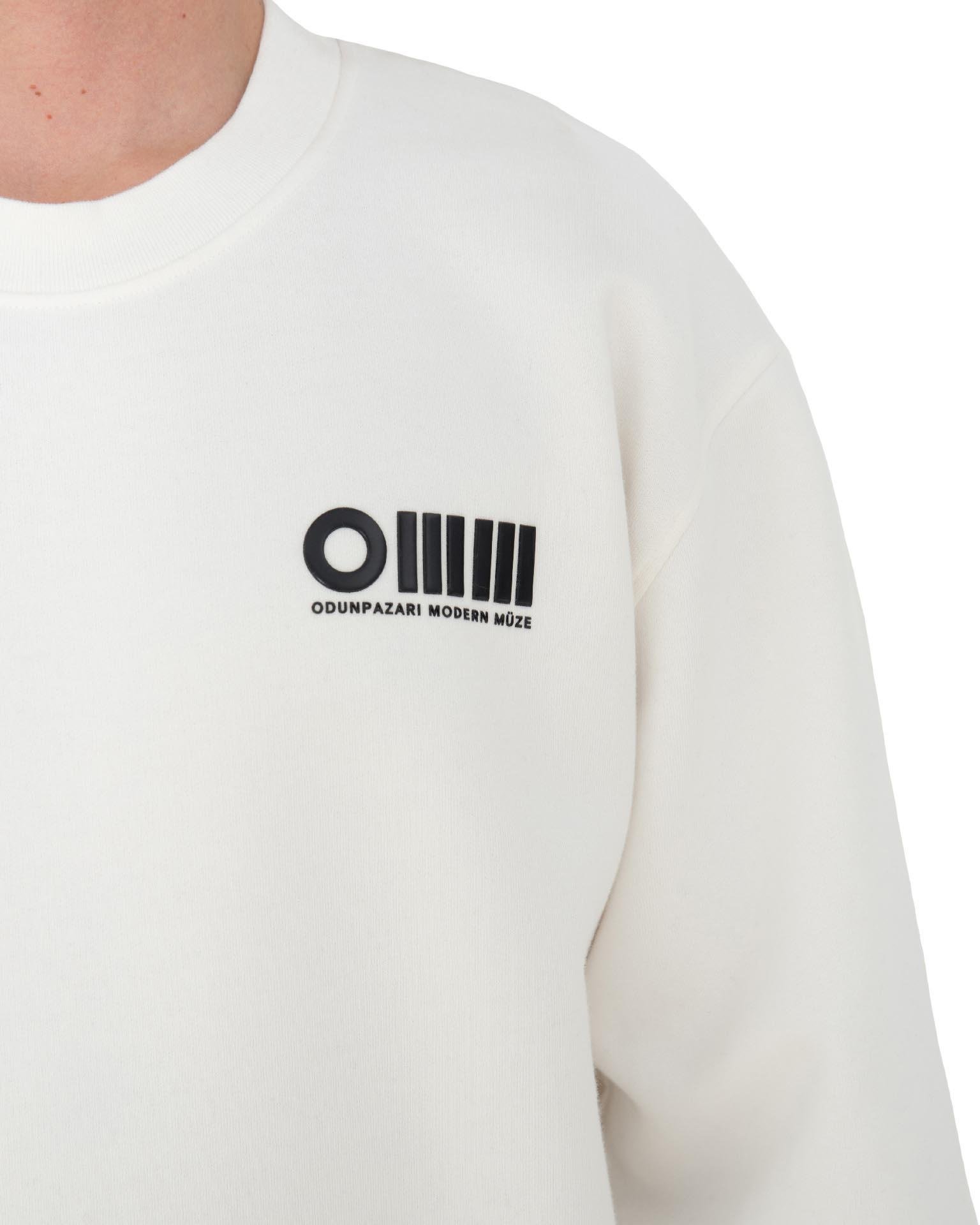 OMM Baskılı Unisex Beyaz Sweatshirt