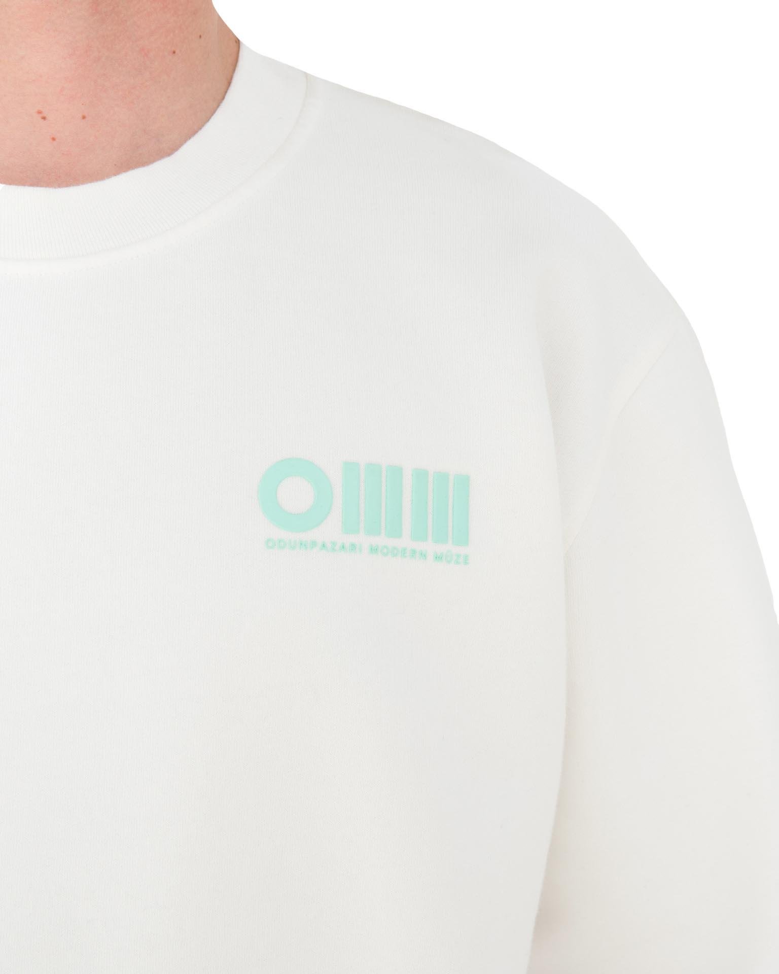 OMM Baskılı Unisex Beyaz Sweatshirt