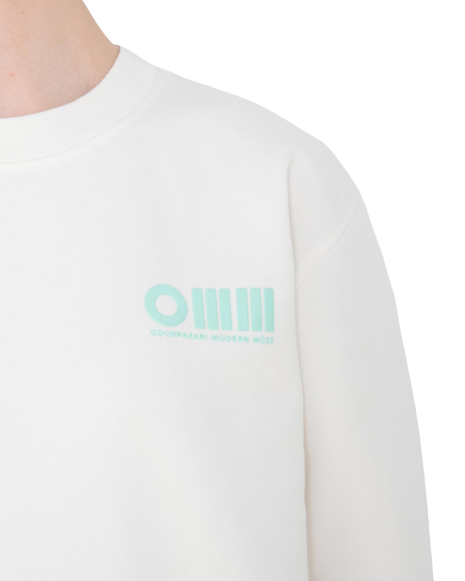 OMM Baskılı Unisex Beyaz Sweatshirt