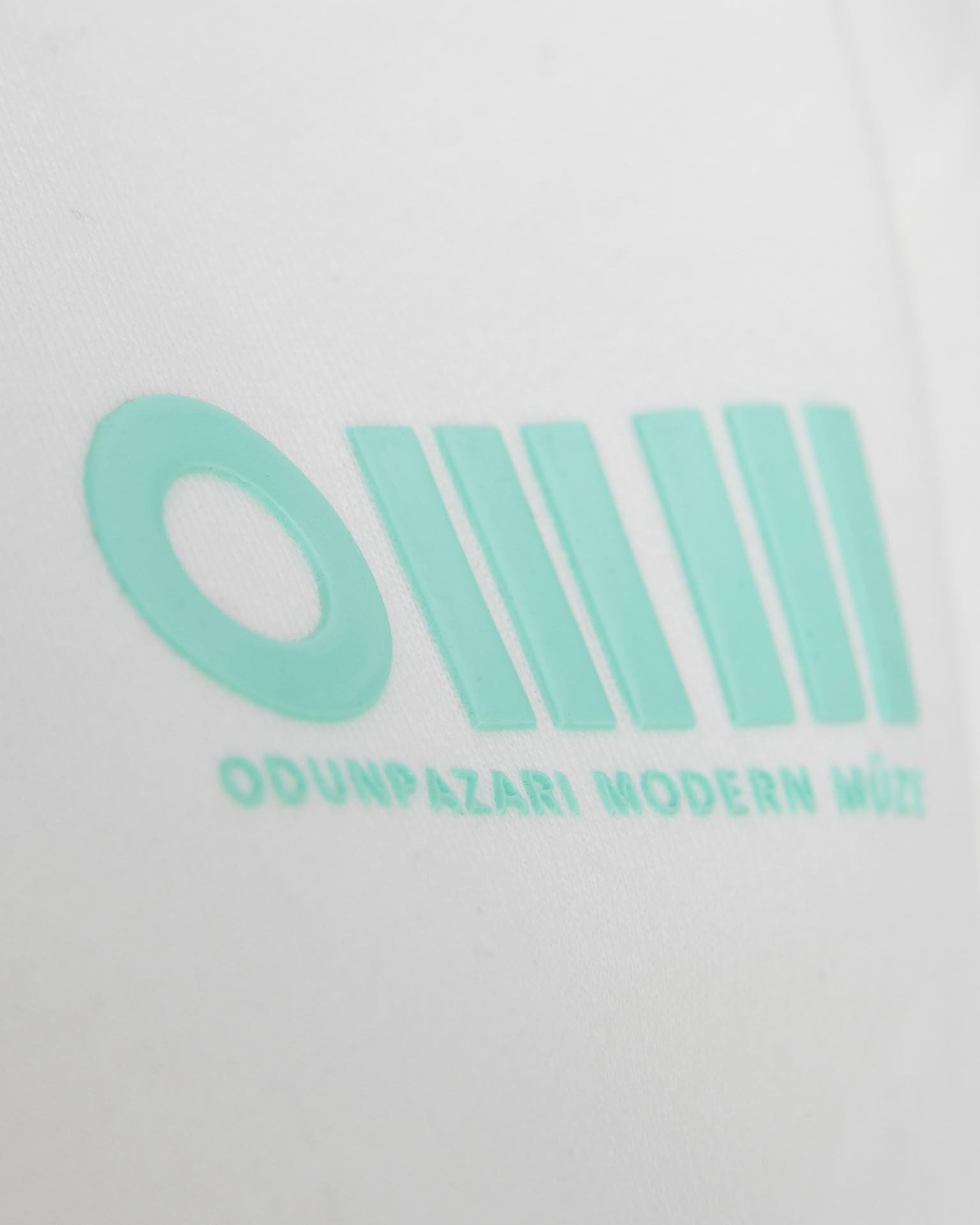 OMM Baskılı Unisex Beyaz Sweatshirt