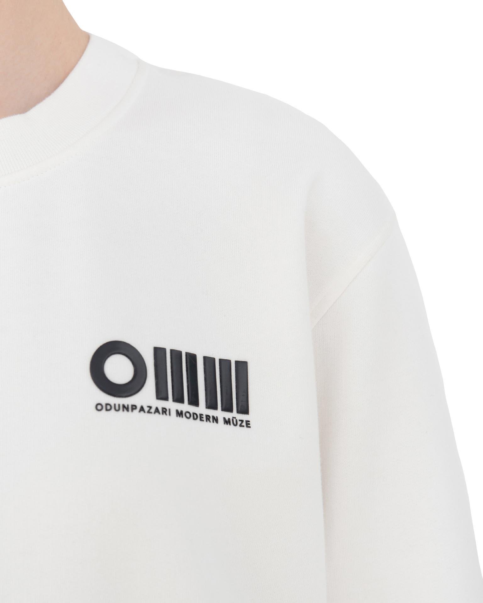 OMM Baskılı Unisex Beyaz Sweatshirt