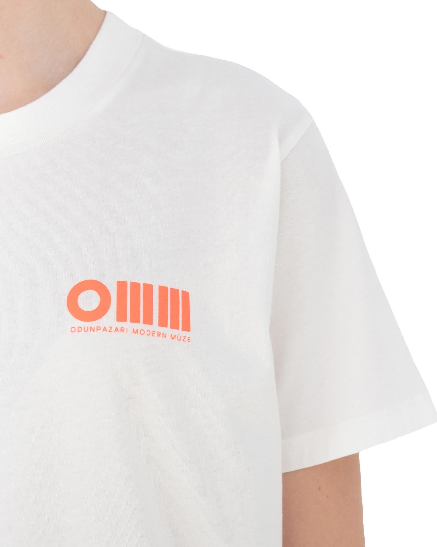 OMM Baskılı Unisex Beyaz Tişört
