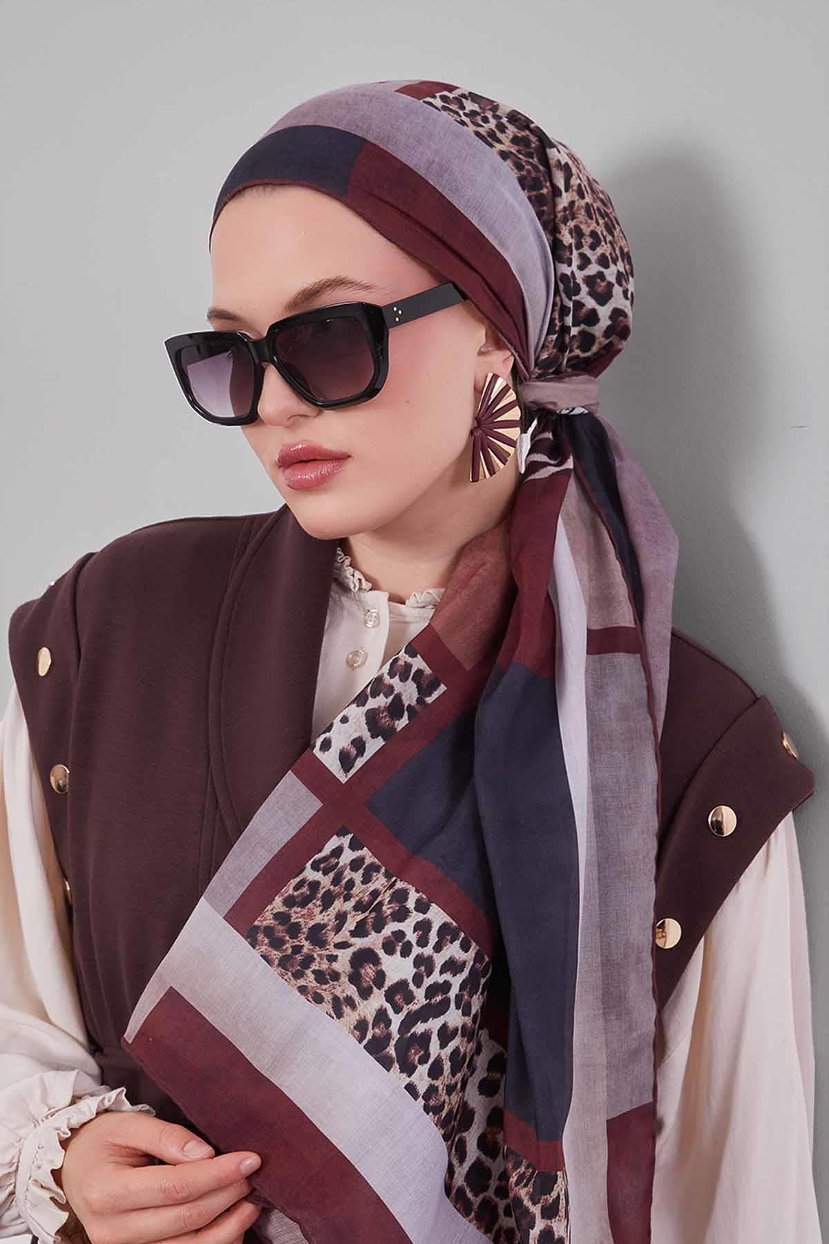 Fivescarf Acı Kahve Kenar Leopar Desenli Slik Coton Eşarp