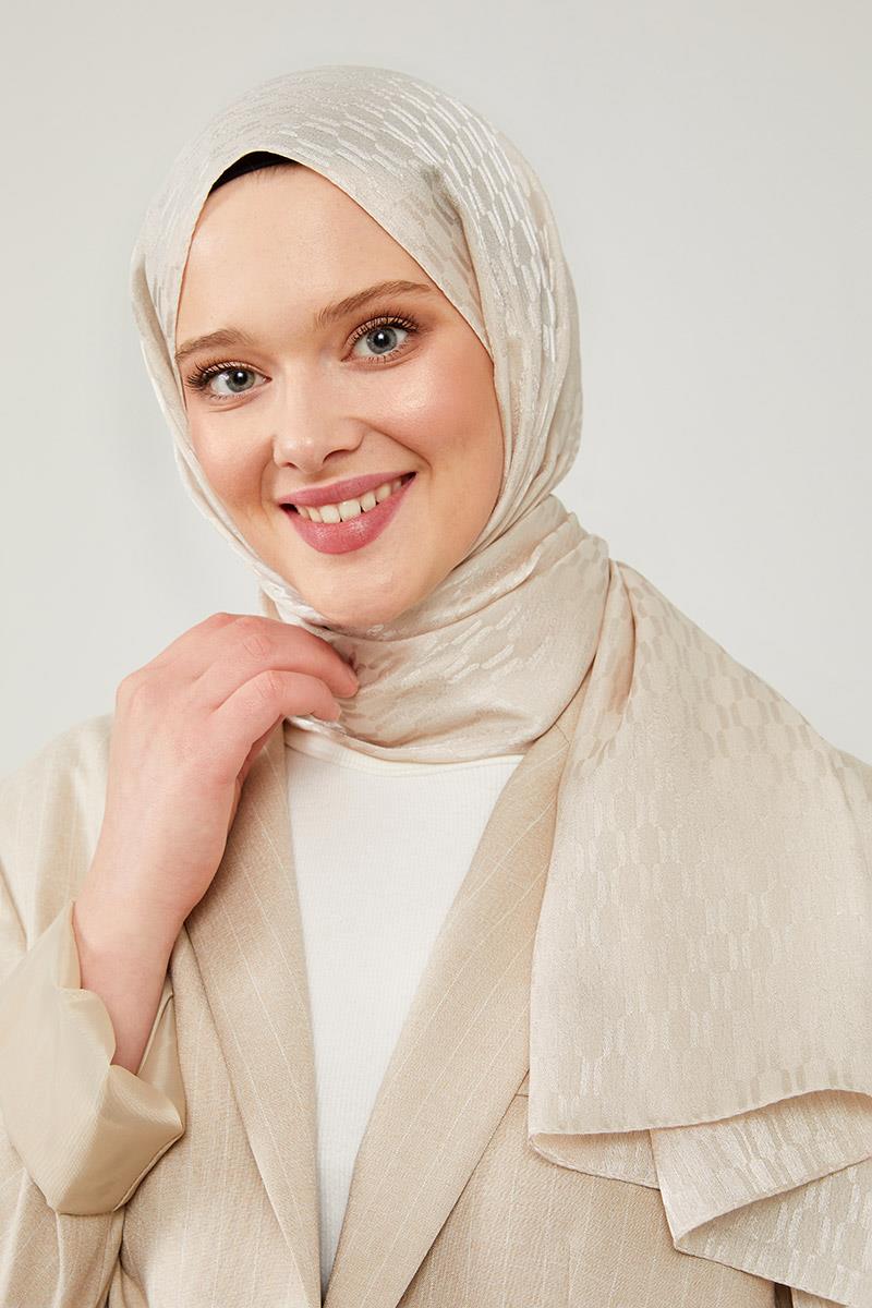 Fivescarf Bej Burgu Desen Jakarlı Elegance Şal