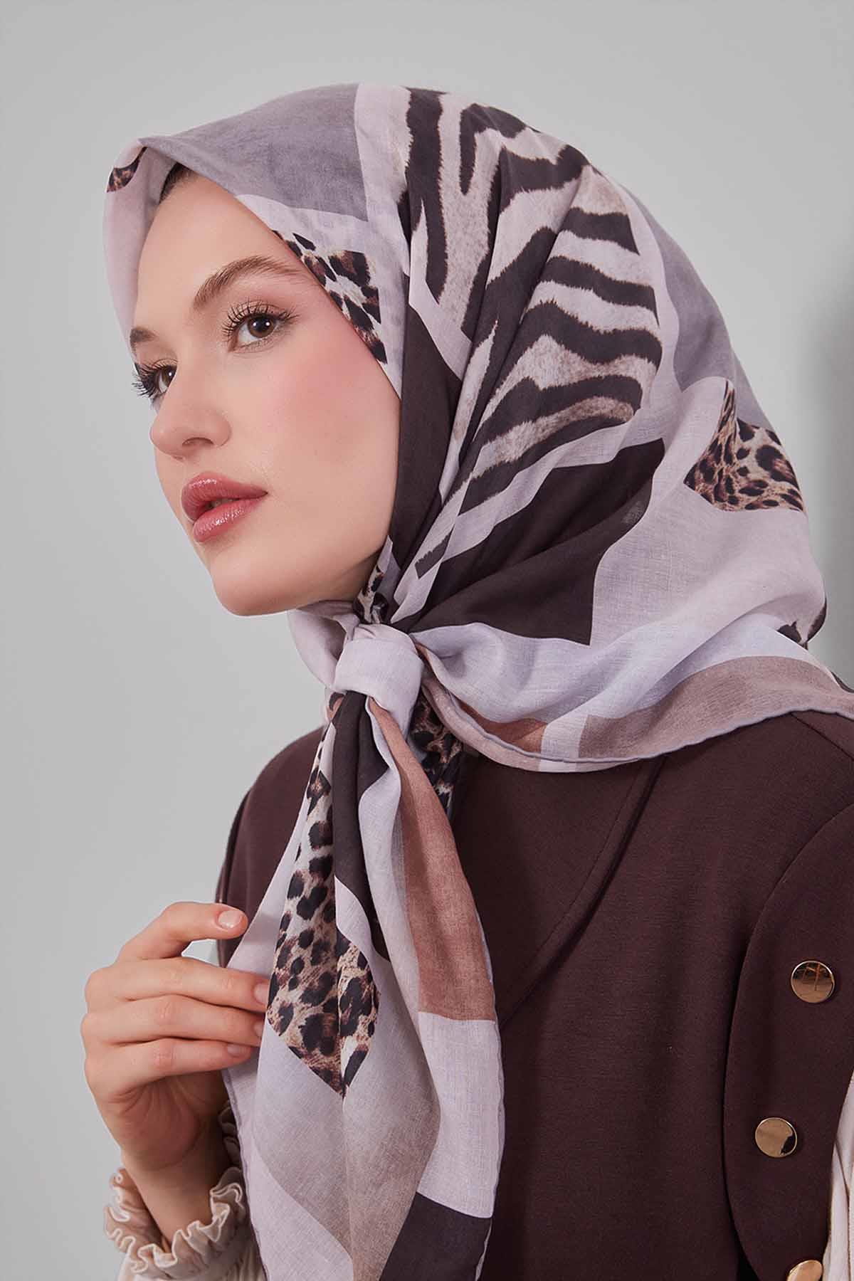 Fivescarf Bej Kenar Leopar Desenli Slik Coton Eşarp