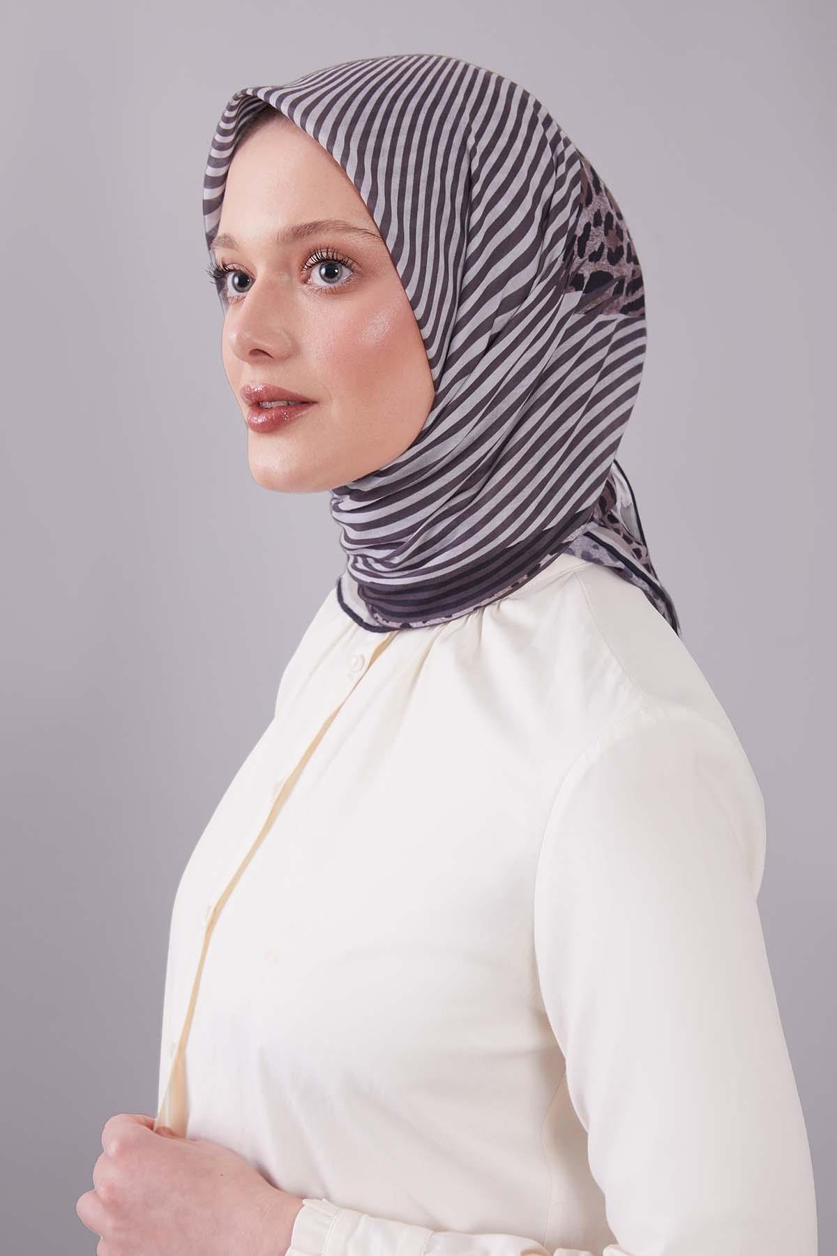 Fivescarf Bej Leopar Desen Silk Coton Eşarp