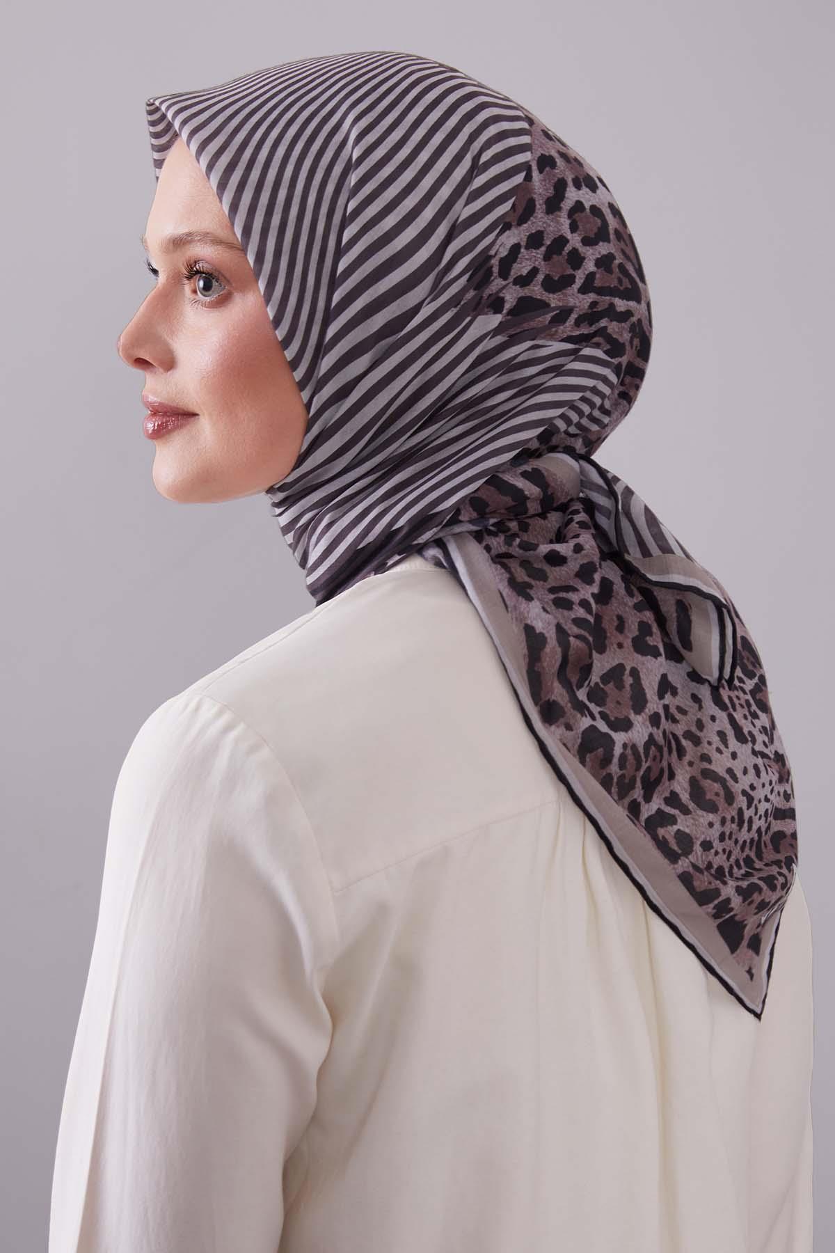 Fivescarf Bej Leopar Desen Silk Coton Eşarp
