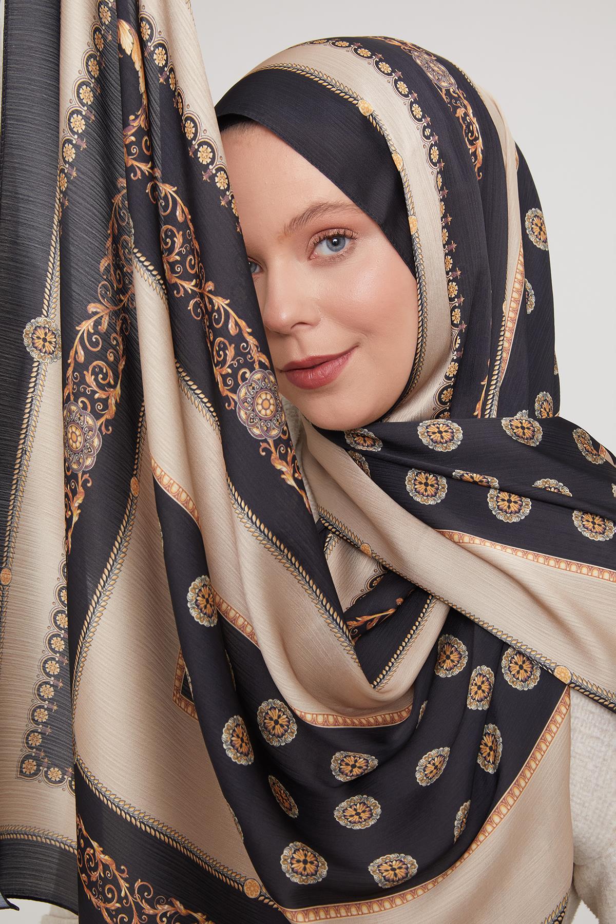 Fivescarf Bej Varak İşlemeli Brand Şal
