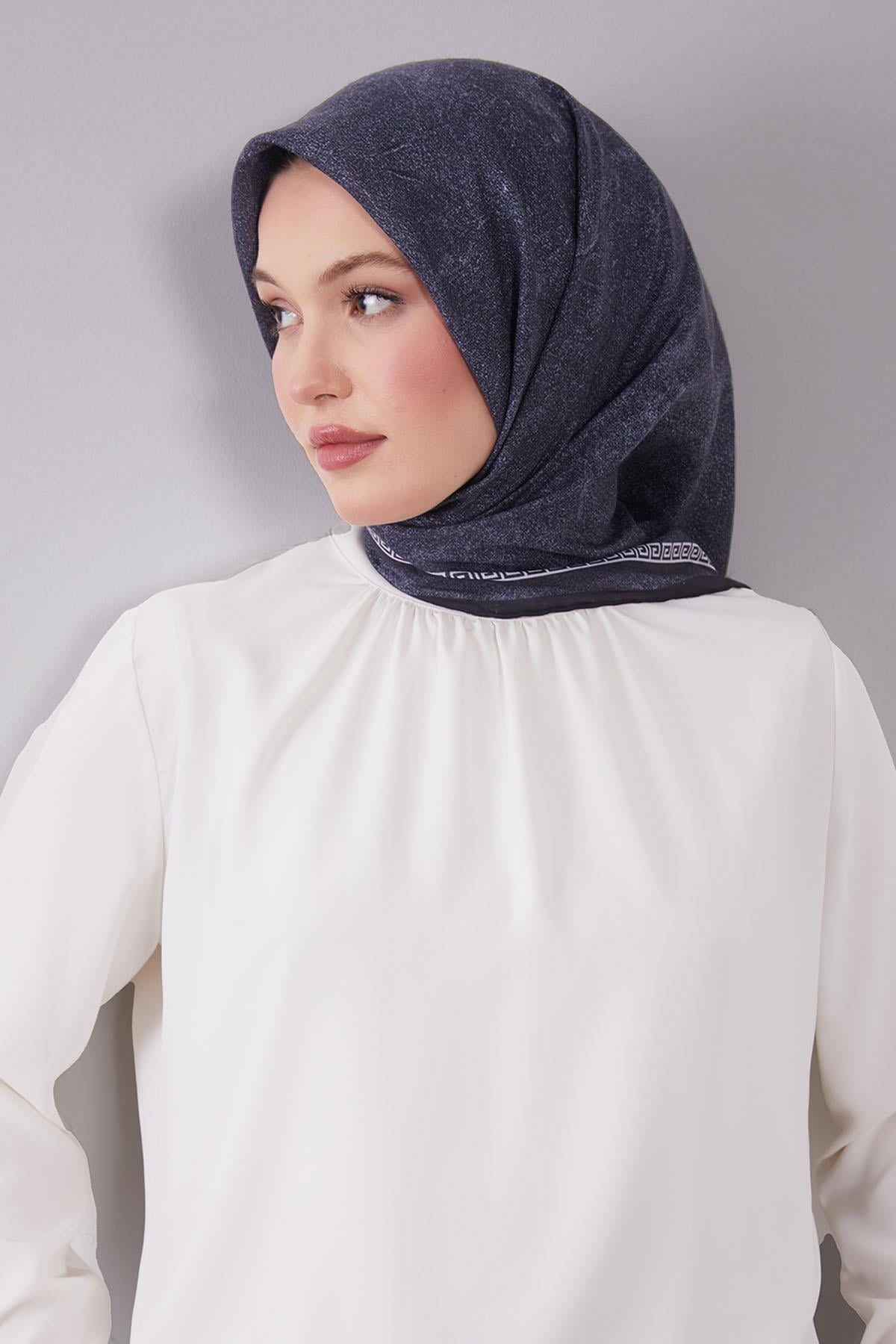 Fivescarf Gece Mavisi Kenar Motifli Silk Cotton Eşarp