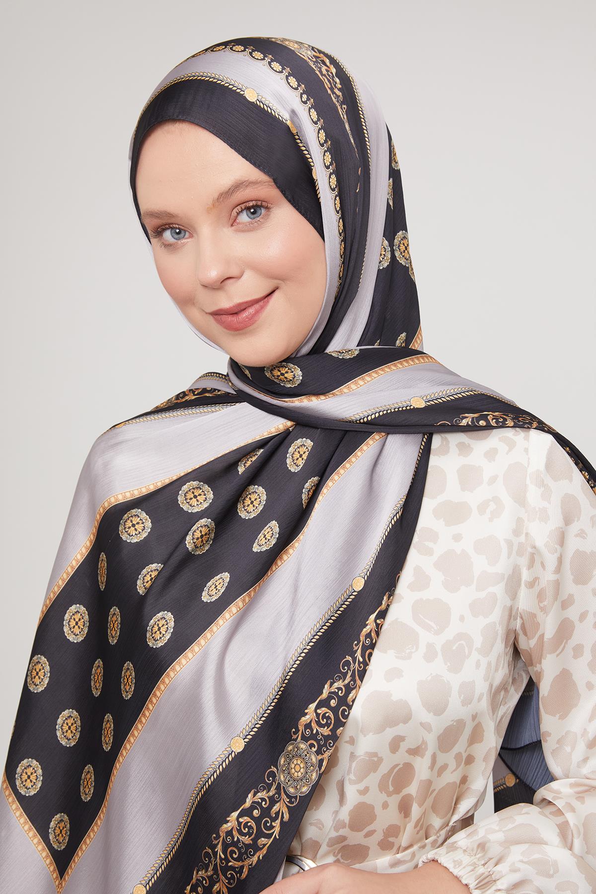 Fivescarf Gümüş Varak İşlemeli Brand Şal
