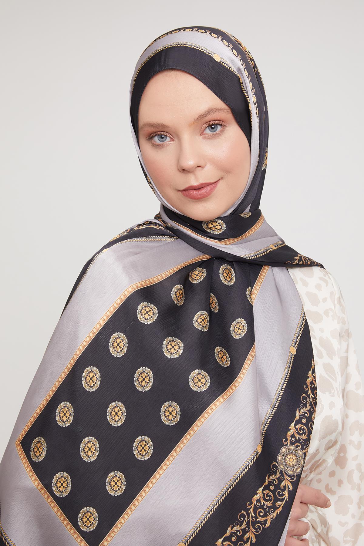 Fivescarf Gümüş Varak İşlemeli Brand Şal