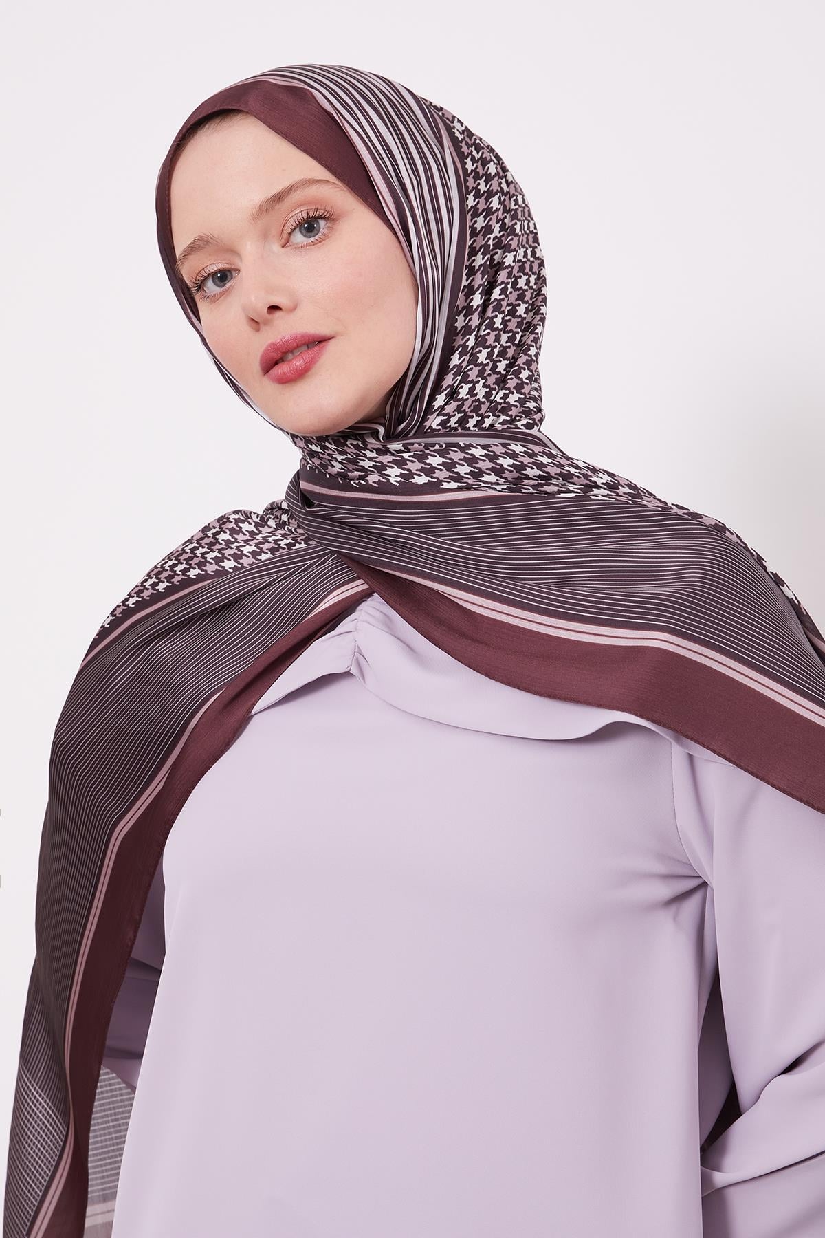 Fivescarf Kahve Kazayağı Desen Brand Şal