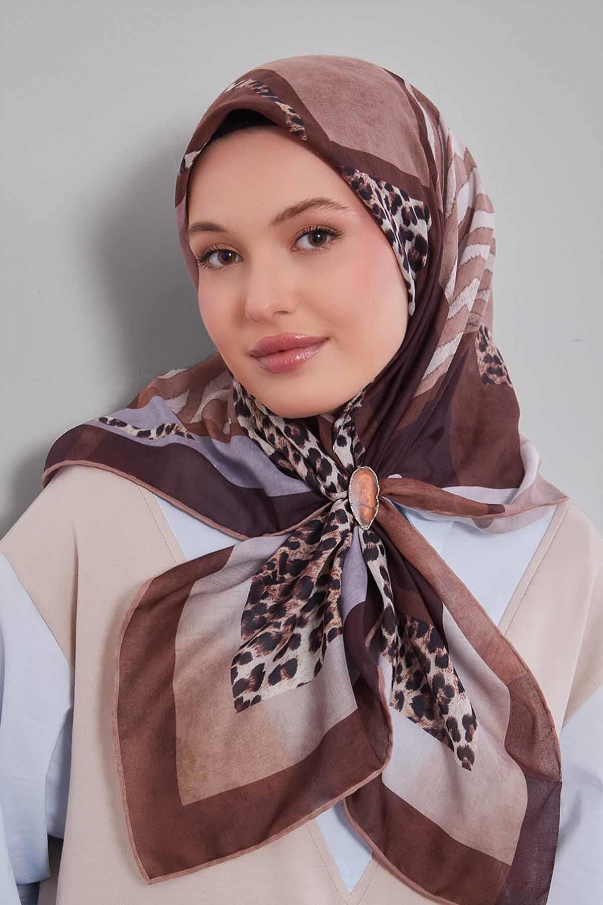 Fivescarf Kahve Kenar Leopar Desenli Slik Coton Eşarp