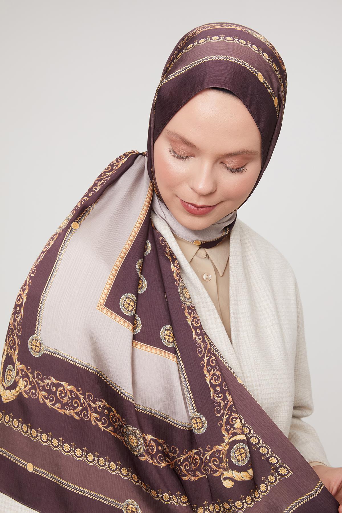 Fivescarf Kahve Varak İşlemeli Brand Şal