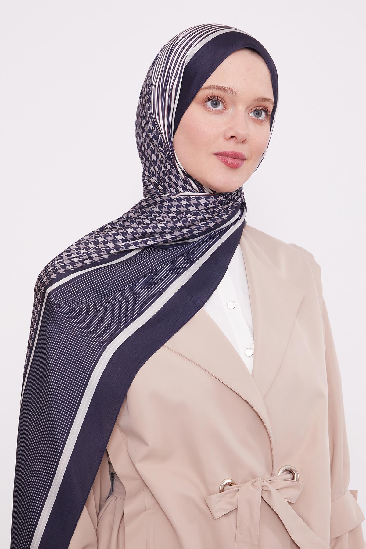 Fivescarf Lacivert Kazayağı Desen Brand Şal